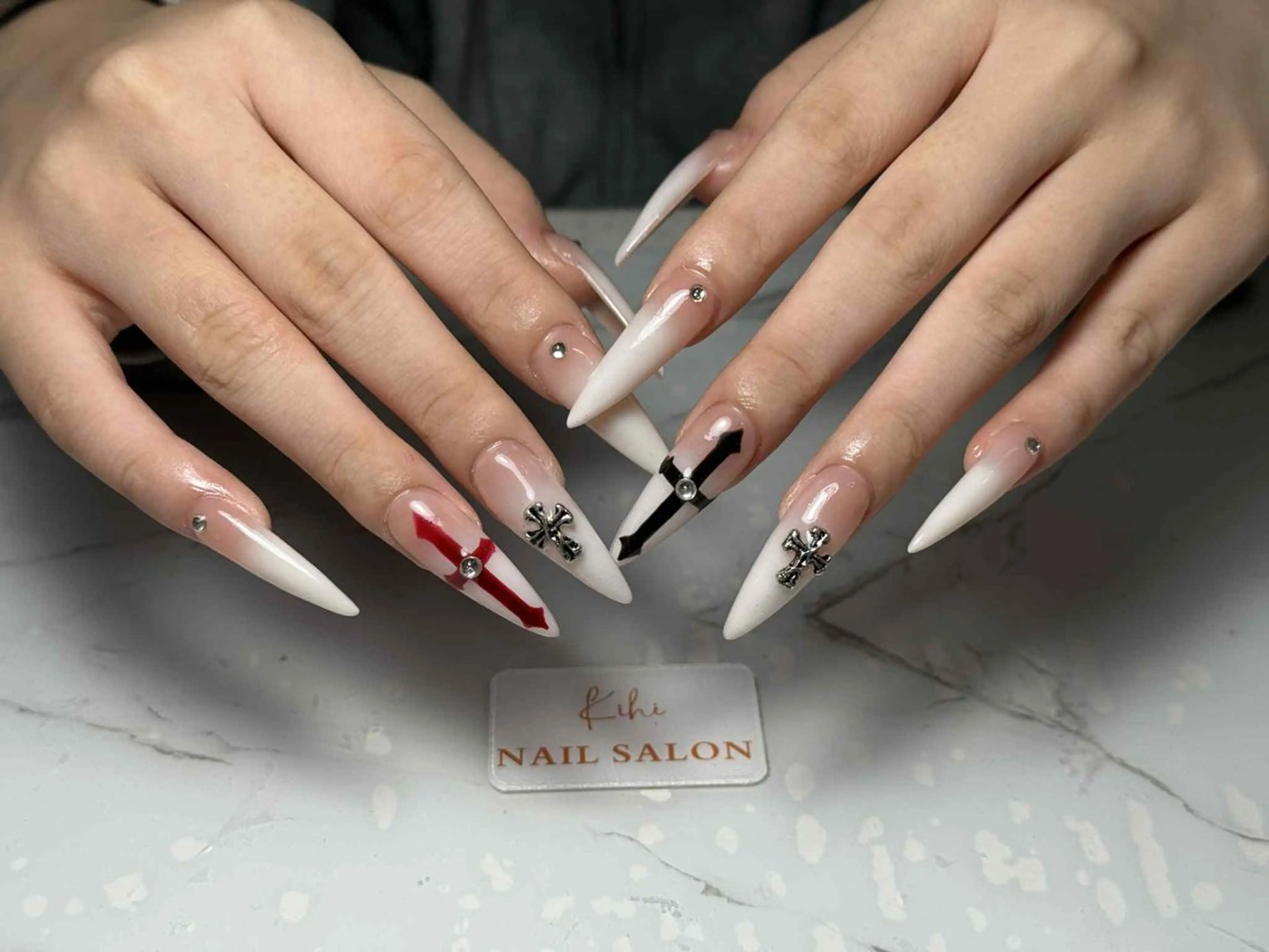 ネイル アートネイル フレンチネイル ジェルネイル グラデーション 韓国ネイル ハンドネイル 💕鈴木ユリ パラジェル/オフ無料のネイルデザイン