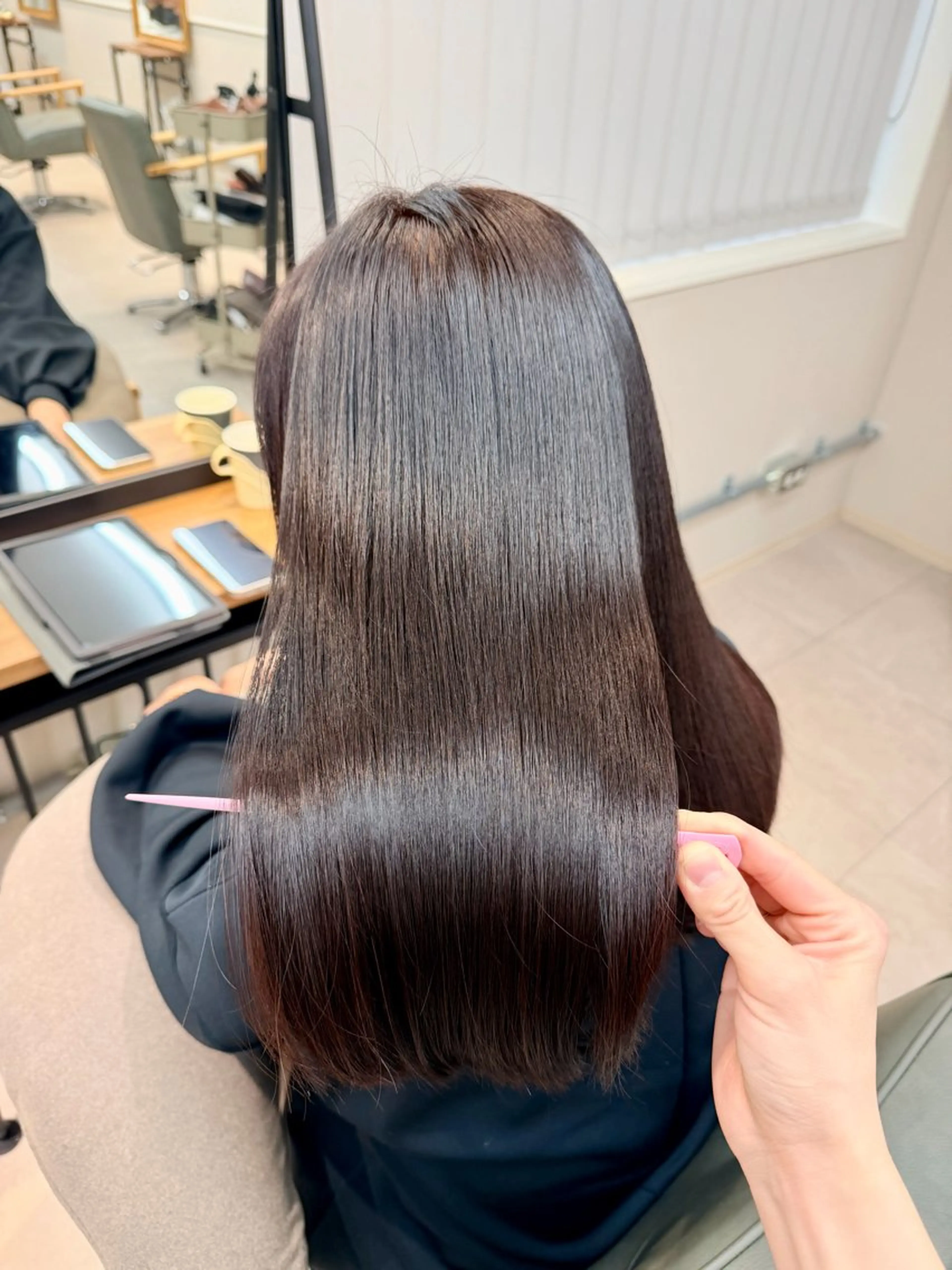 【2回目限定🌿】メテオストレート＋髪質改善TR｜艶とまとまりをキープの写真