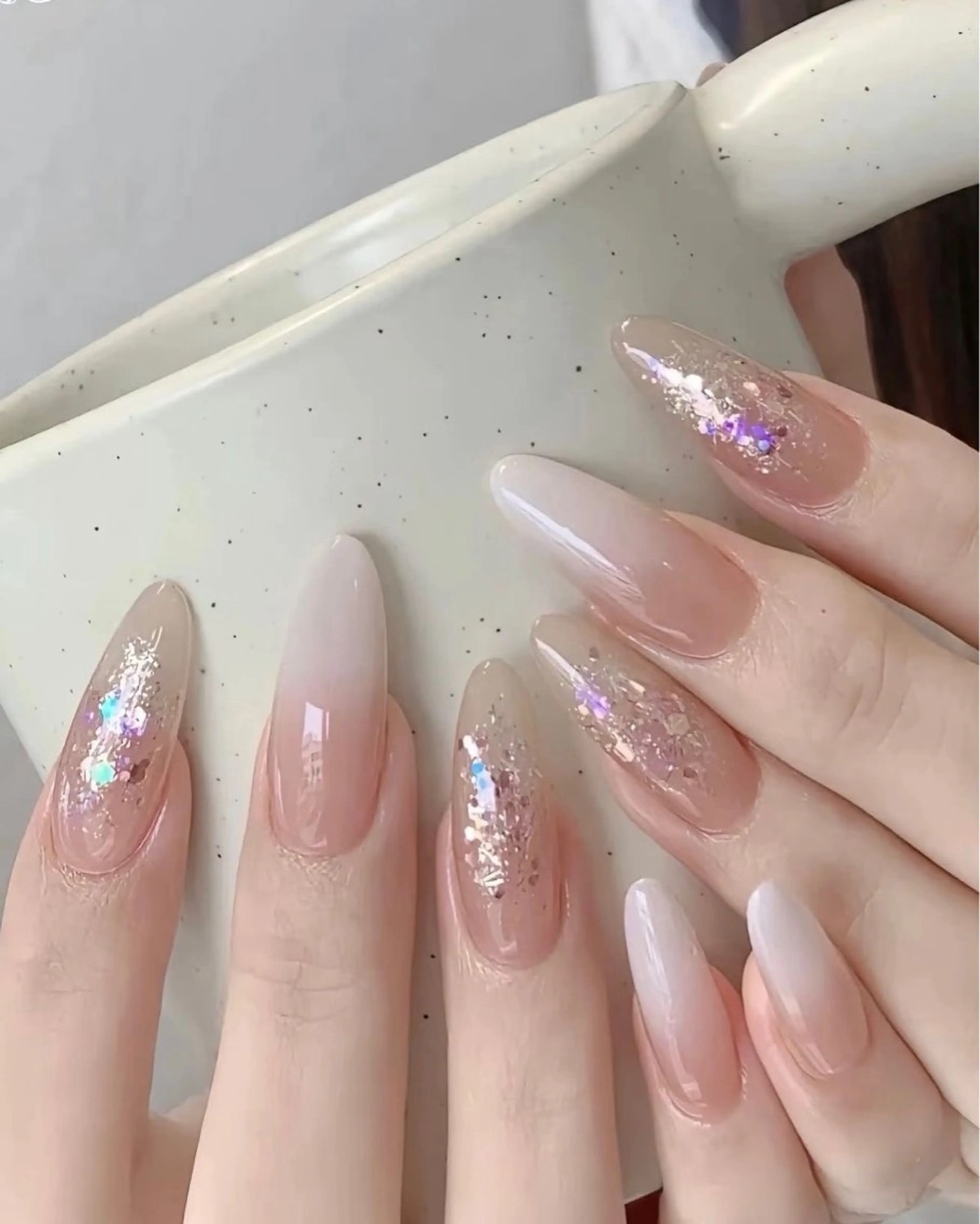 カラー グラデーションカラー ピンクカラー ハンドネイル AIN Nailのネイルデザイン