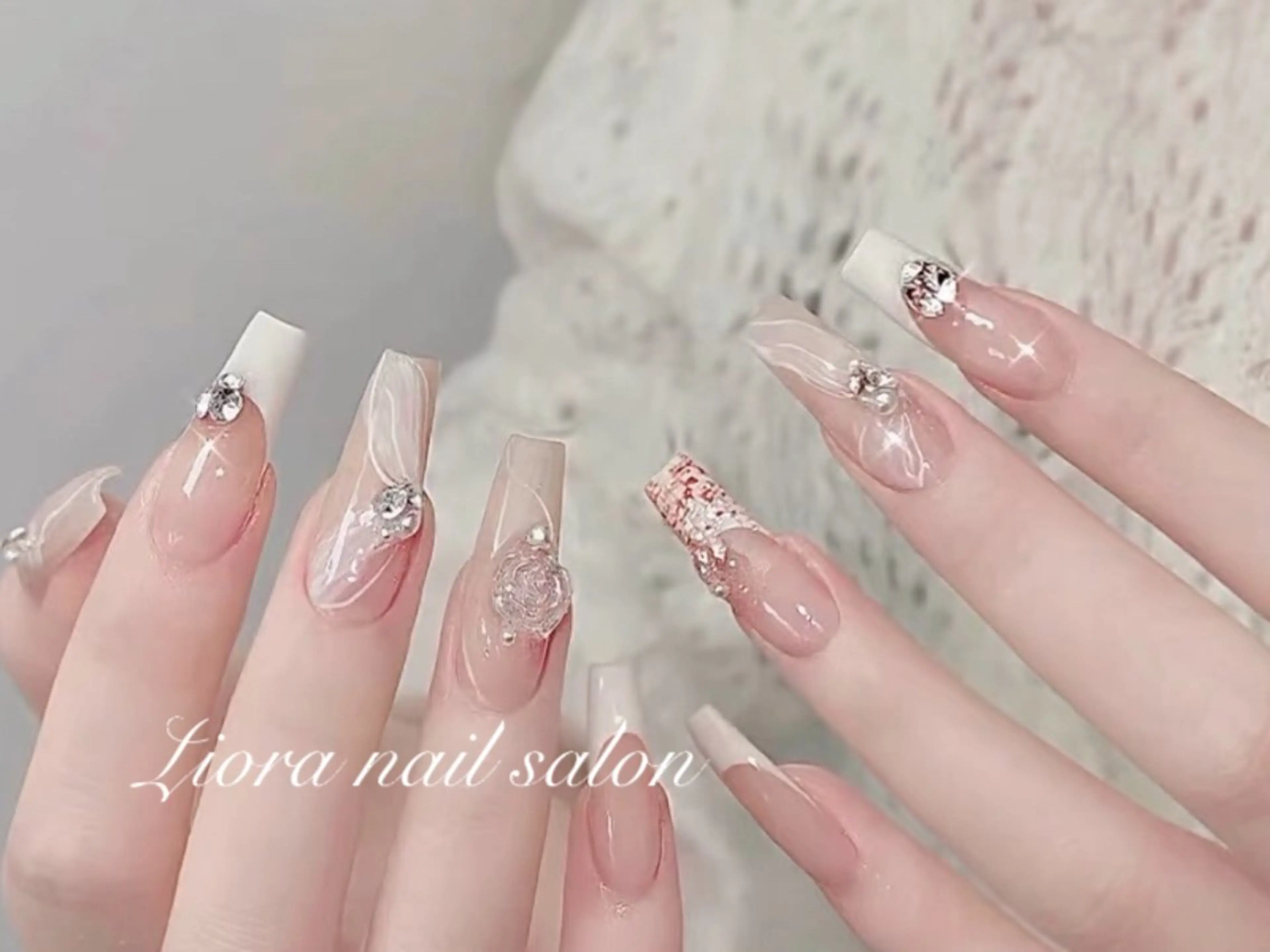 ネイル フレンチネイル ジェルネイル ガーリー グラデーション キラキラネイル ハンドネイル Liora nail スカルプ専門店のネイルデザイン