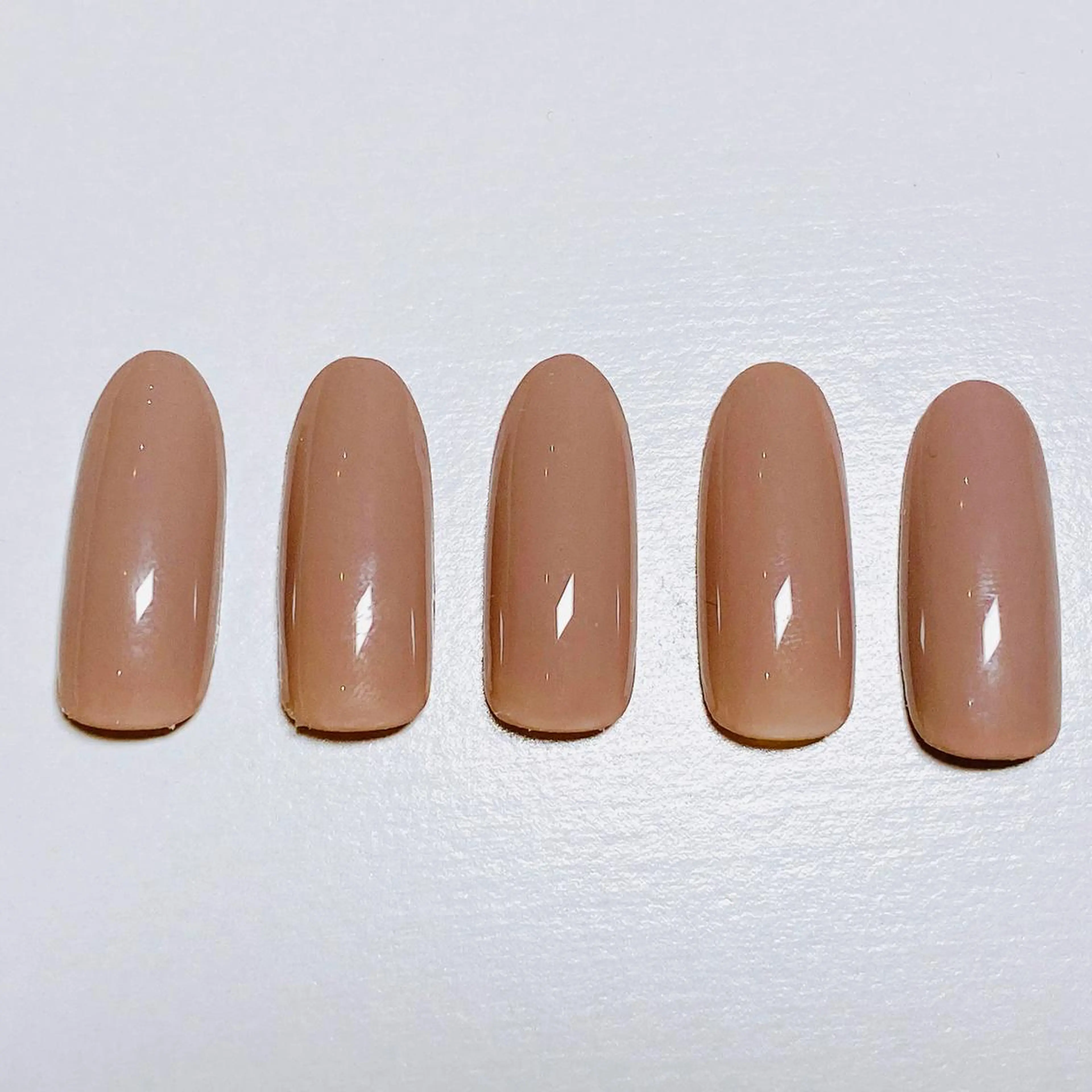 ネイル ワンカラーネイル シンプルネイル EMTY所属・丸山 智香のネイルデザイン