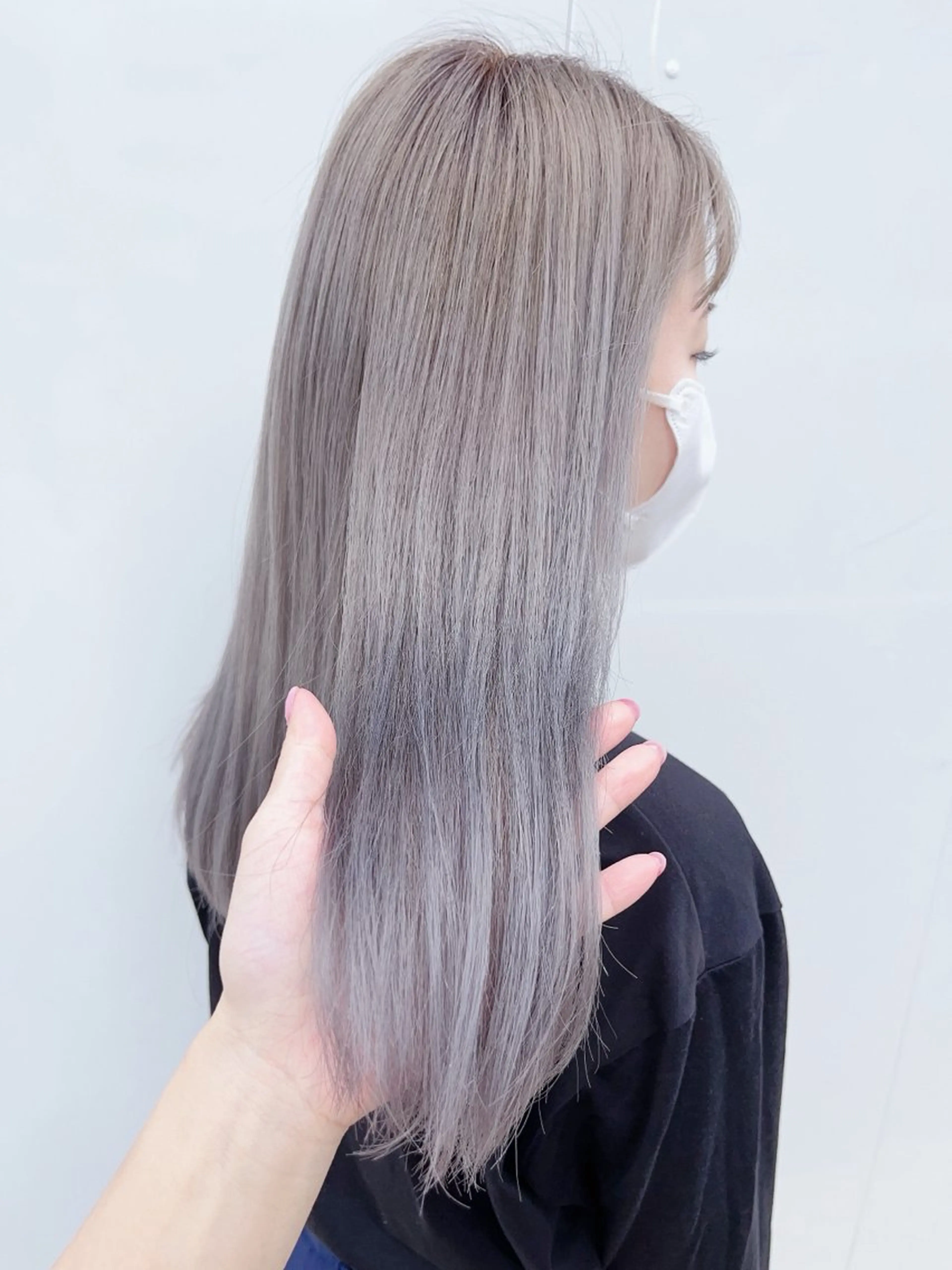 ロング カラー ブリーチ シルバー ✨️💎山口 真依💎✨️のヘアスタイル