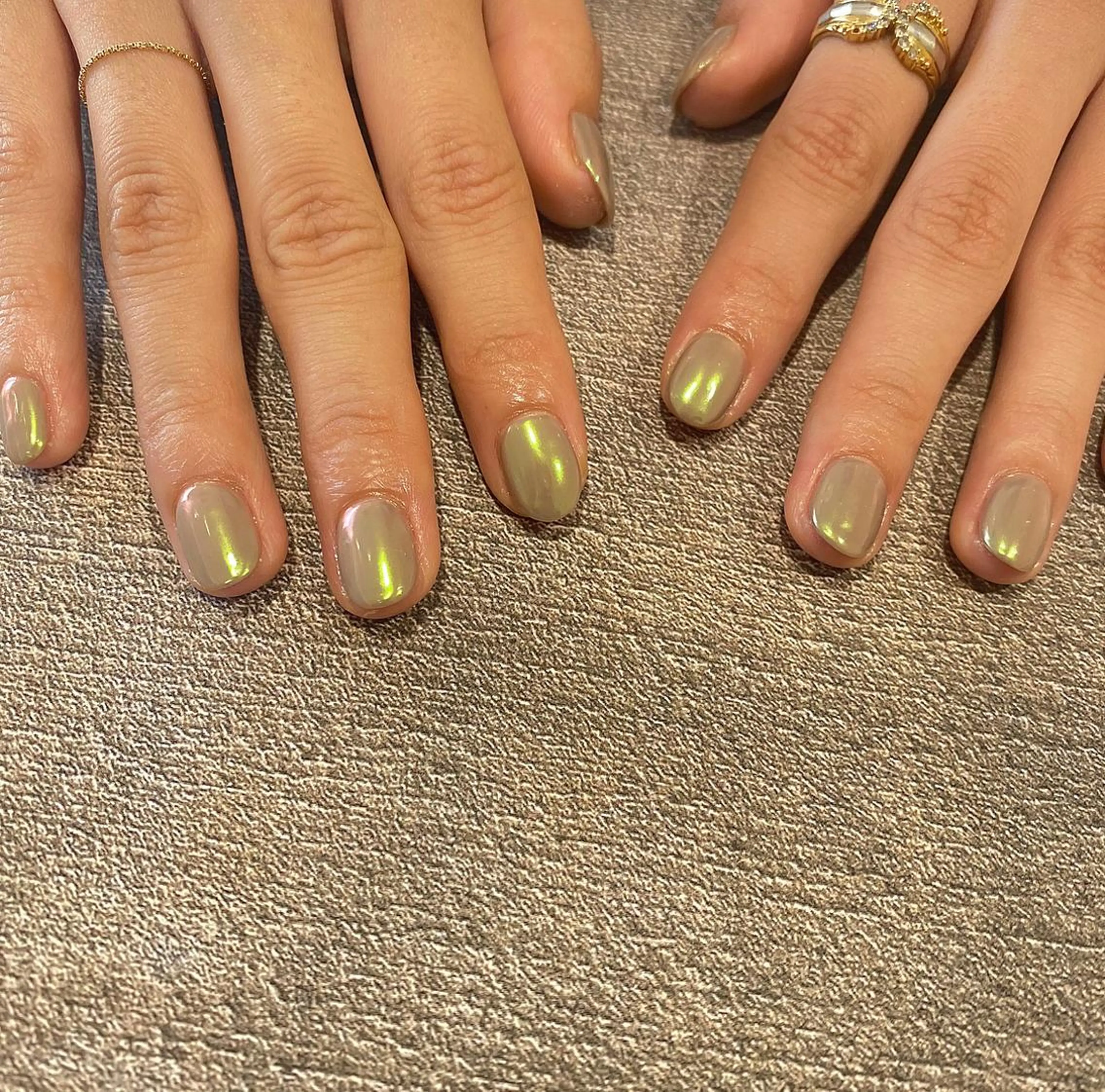 ネイル オーロラネイル 椎葉 麻里矢のネイルデザイン