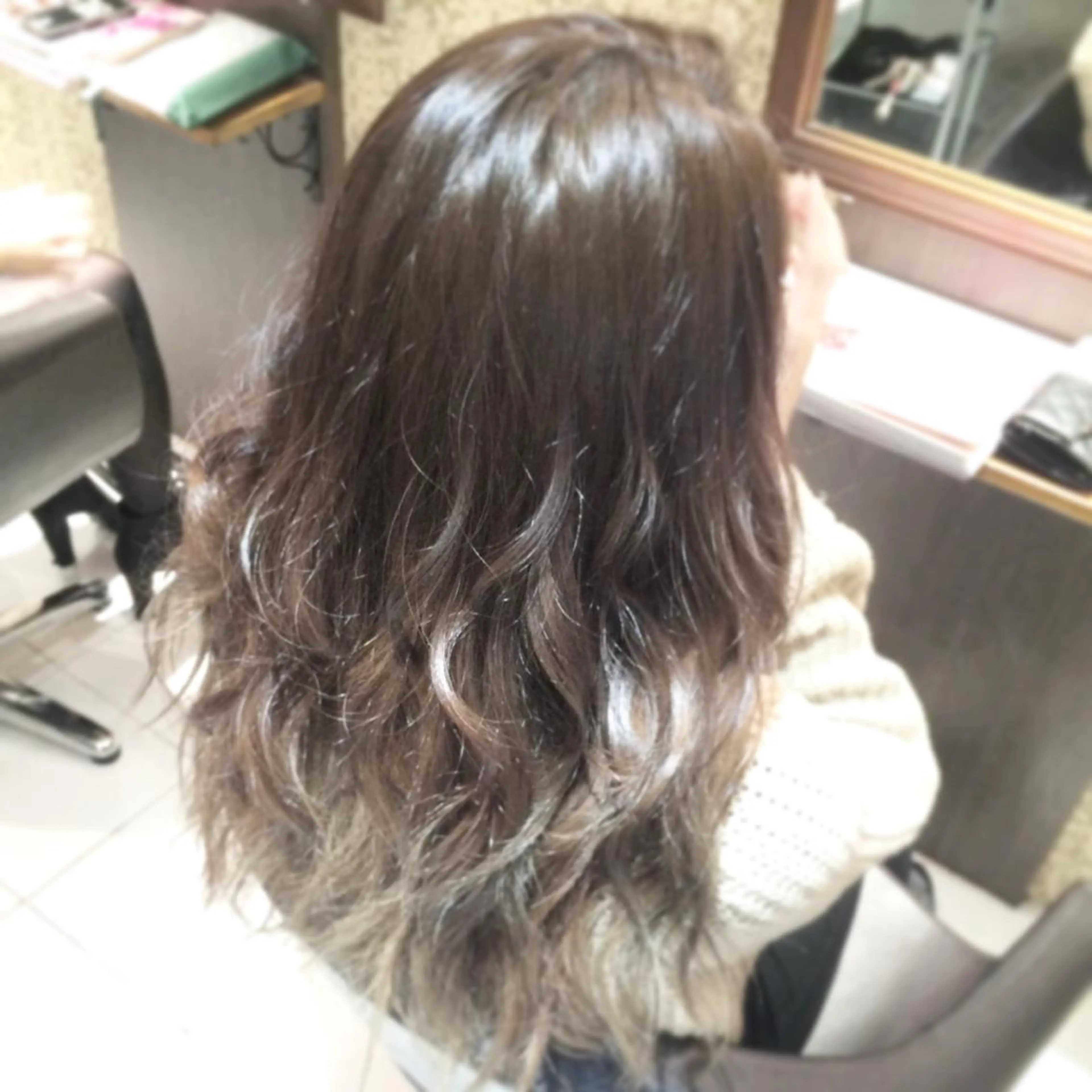 ロング カラー グラデーションカラー グレージュ kazufumi ..のヘアスタイル