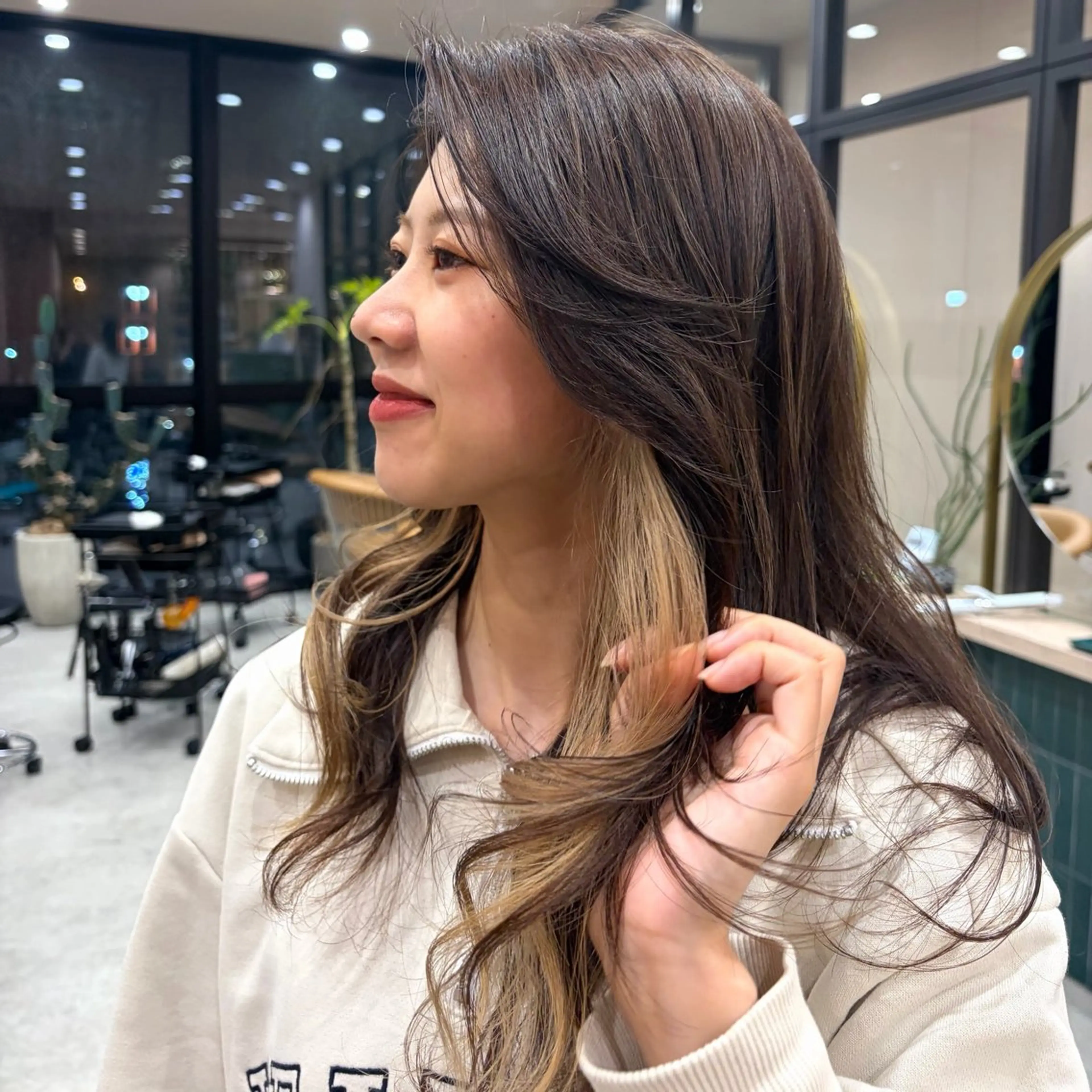 ロング ハイライト ヘアカラー 透明感カラー 🌱多田 望花のヘアスタイル