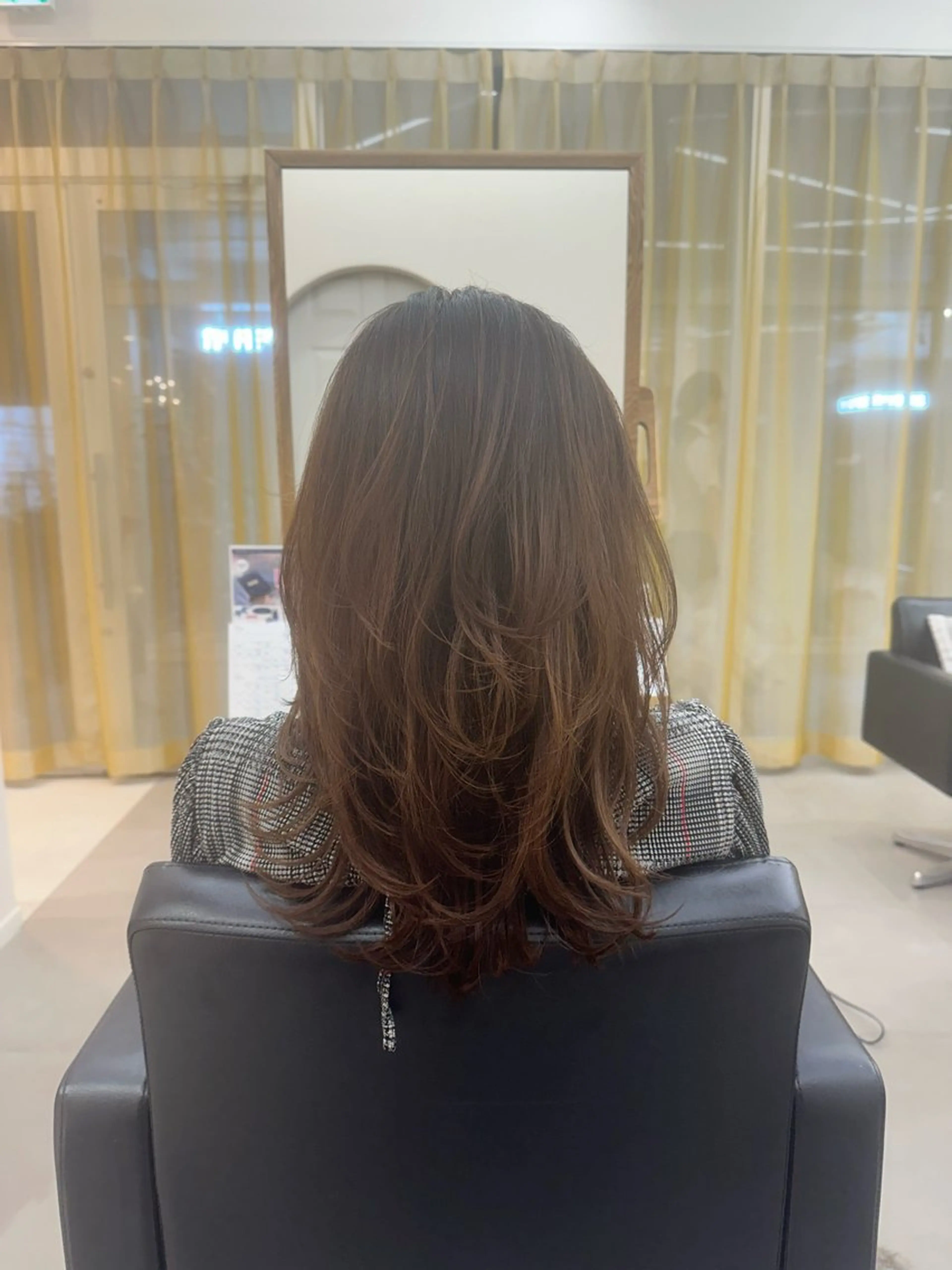 セミロング 宮原 智美のヘアスタイル