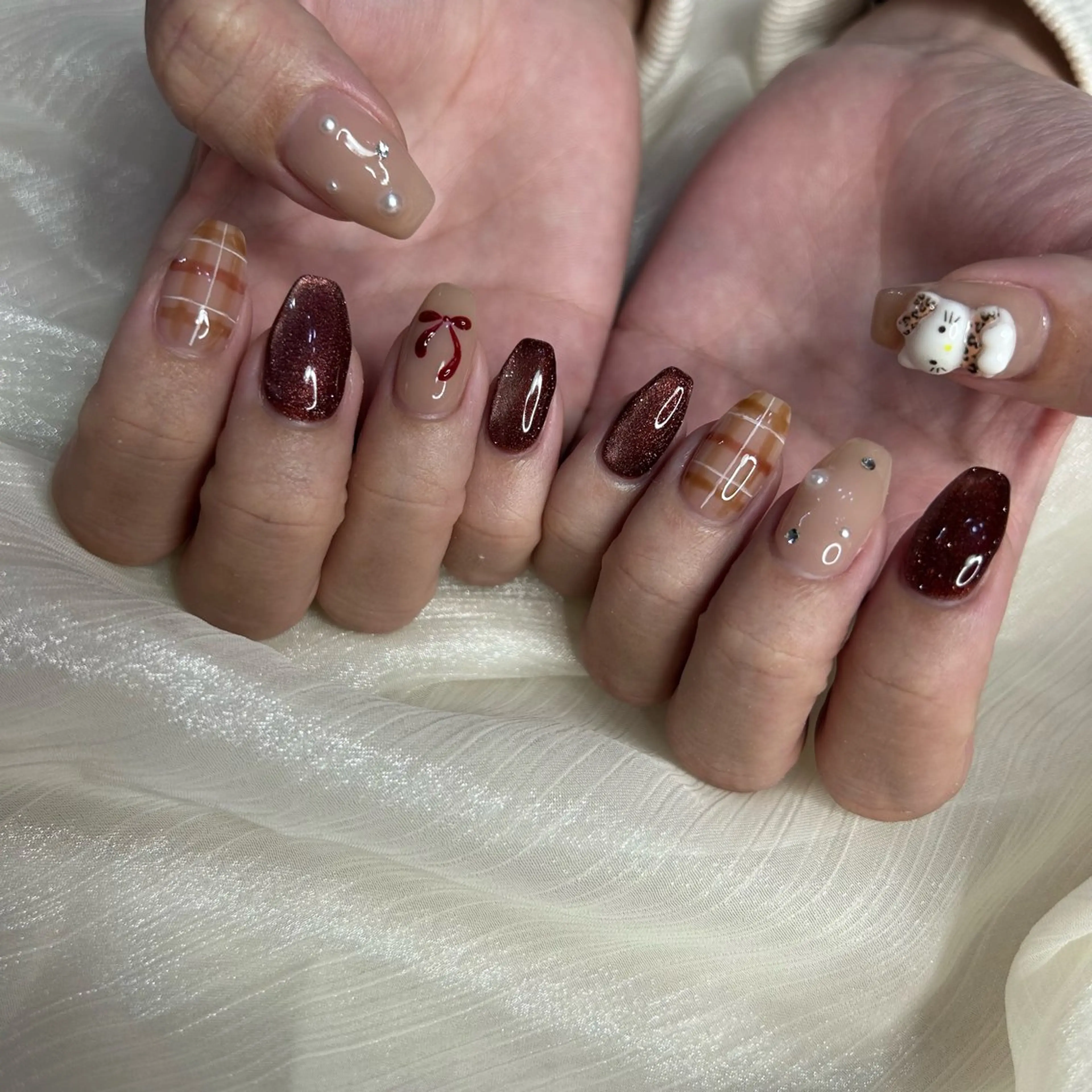 ネイル ハンドネイル 西岡 杏のネイルデザイン