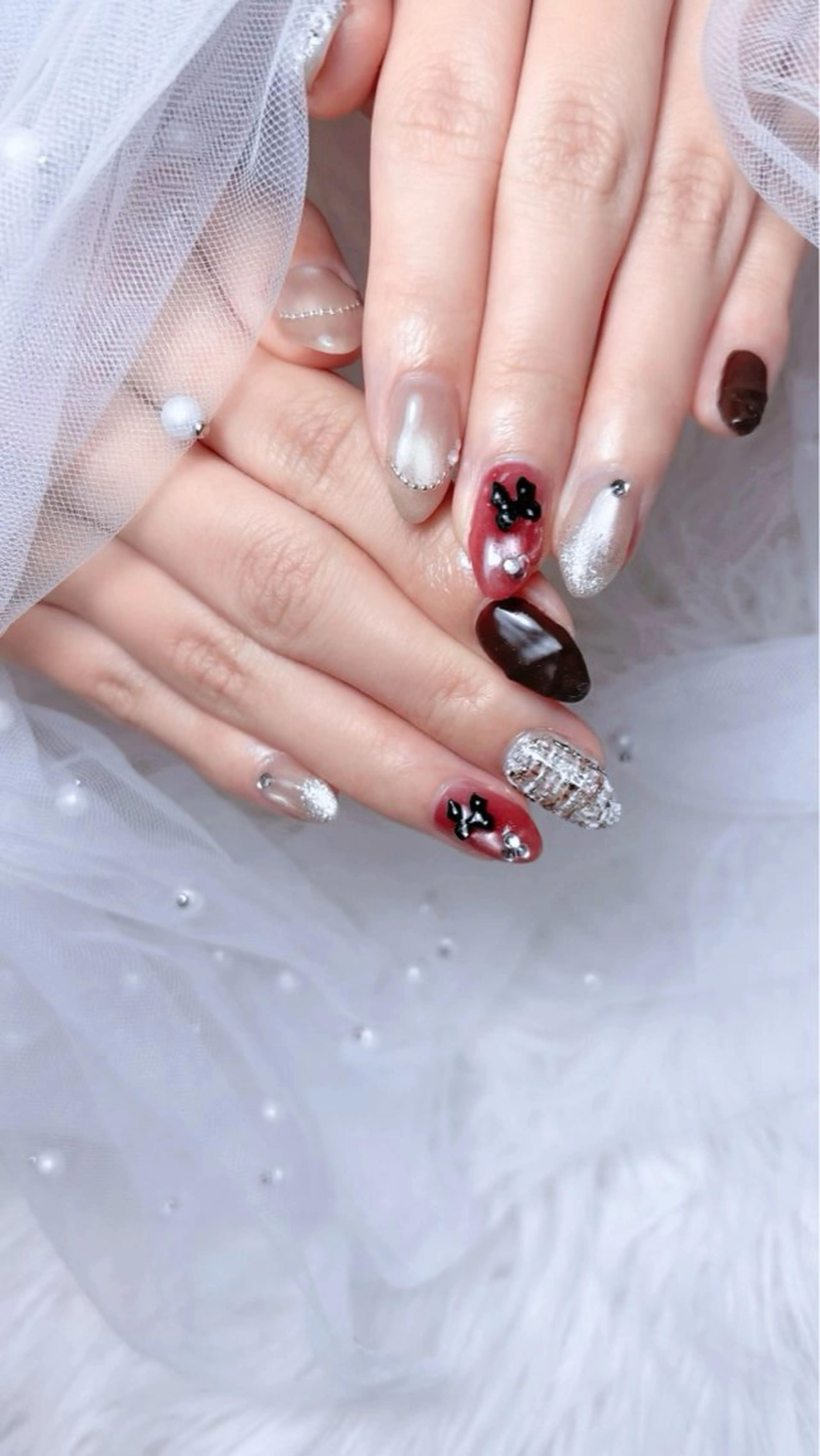 ネイル 持ち込み バレンタイン ハンドネイル 𝑬𝑹𝑰𝑲𝑨 𓂃🎀𓈒𓏸のネイルデザイン