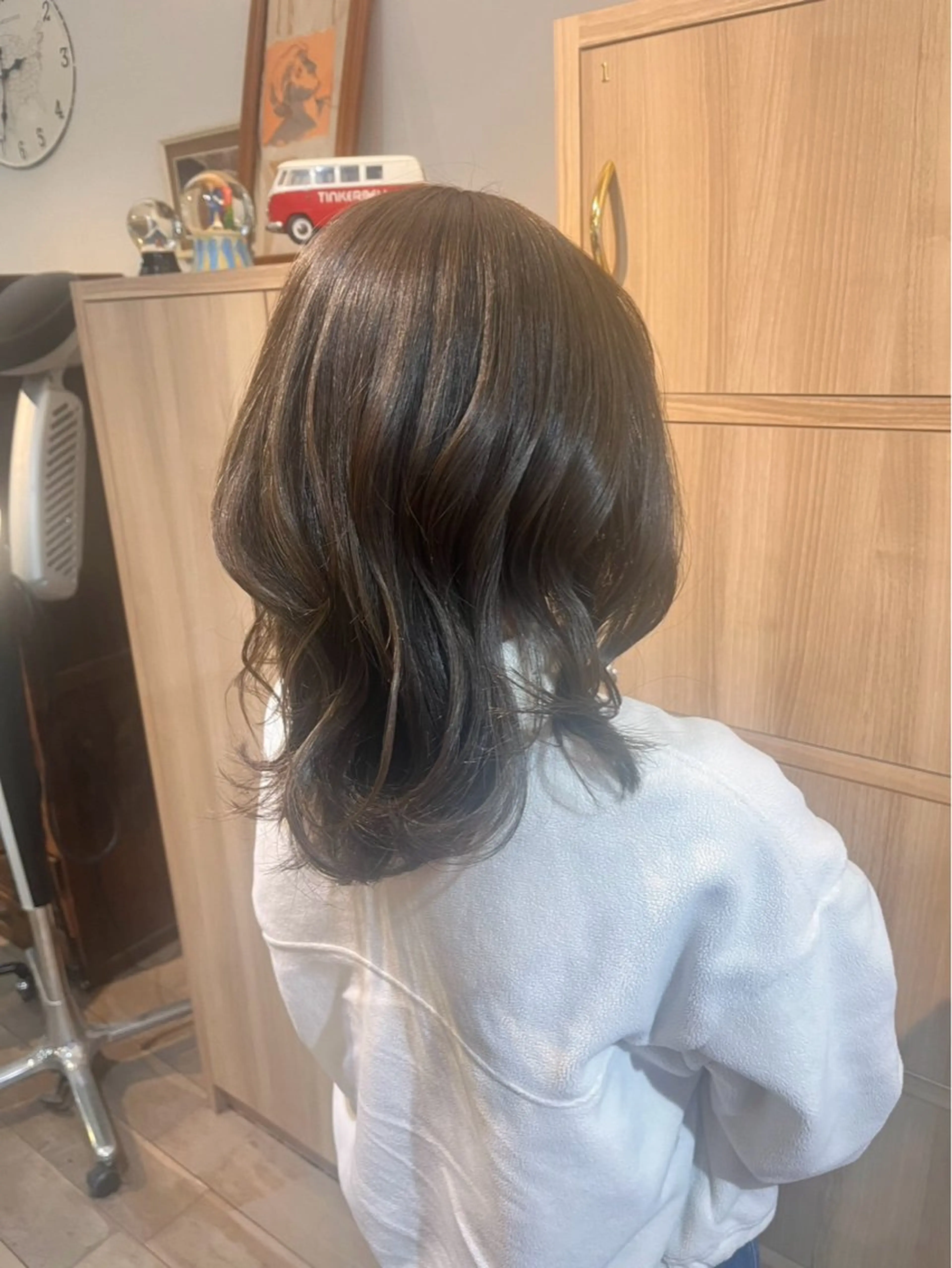 カラー 中村 優里のヘアスタイル