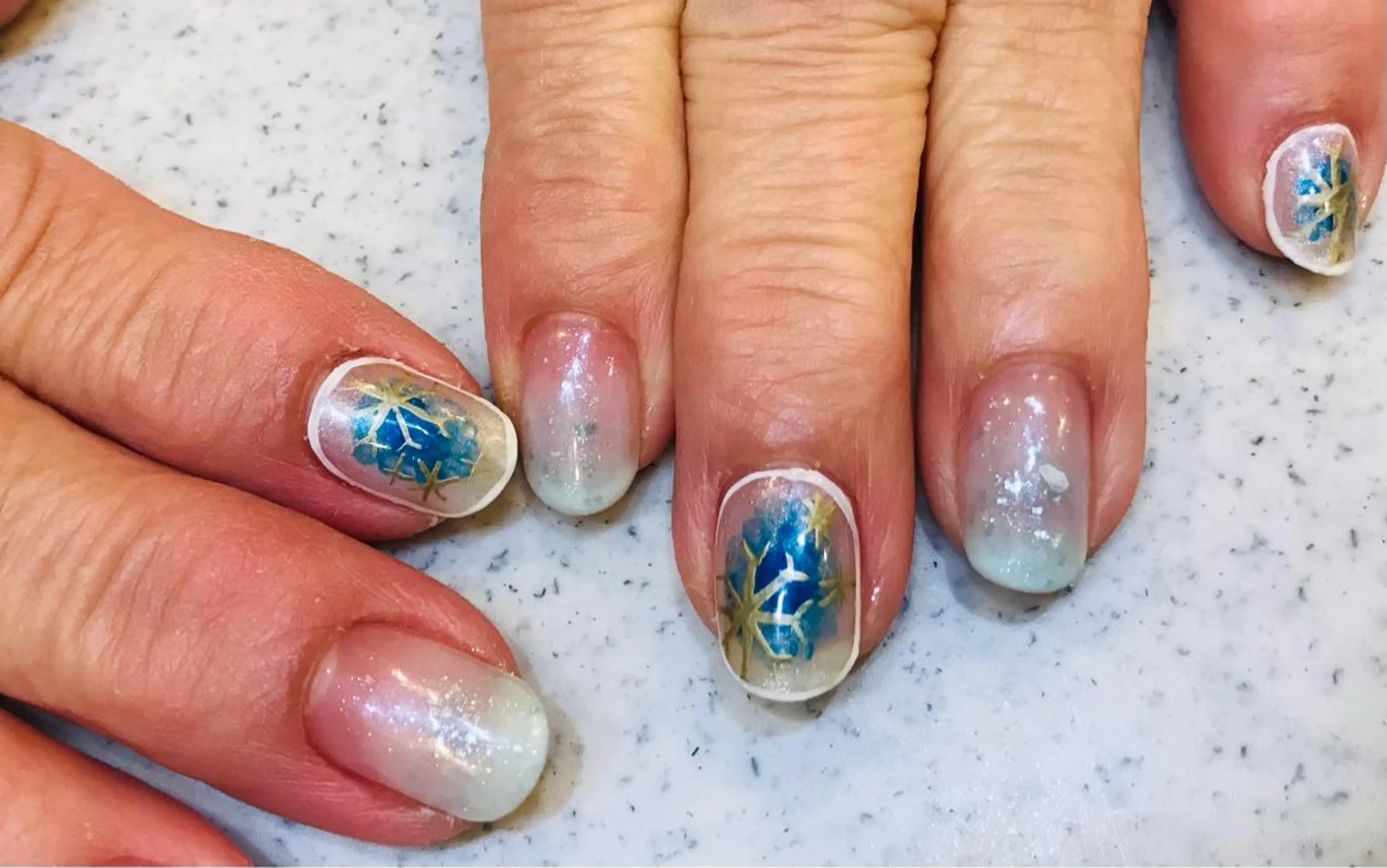 ネイル アートネイル グラデーション 持ち込み 冬ネイル 39-nails EharaMikuのネイルデザイン