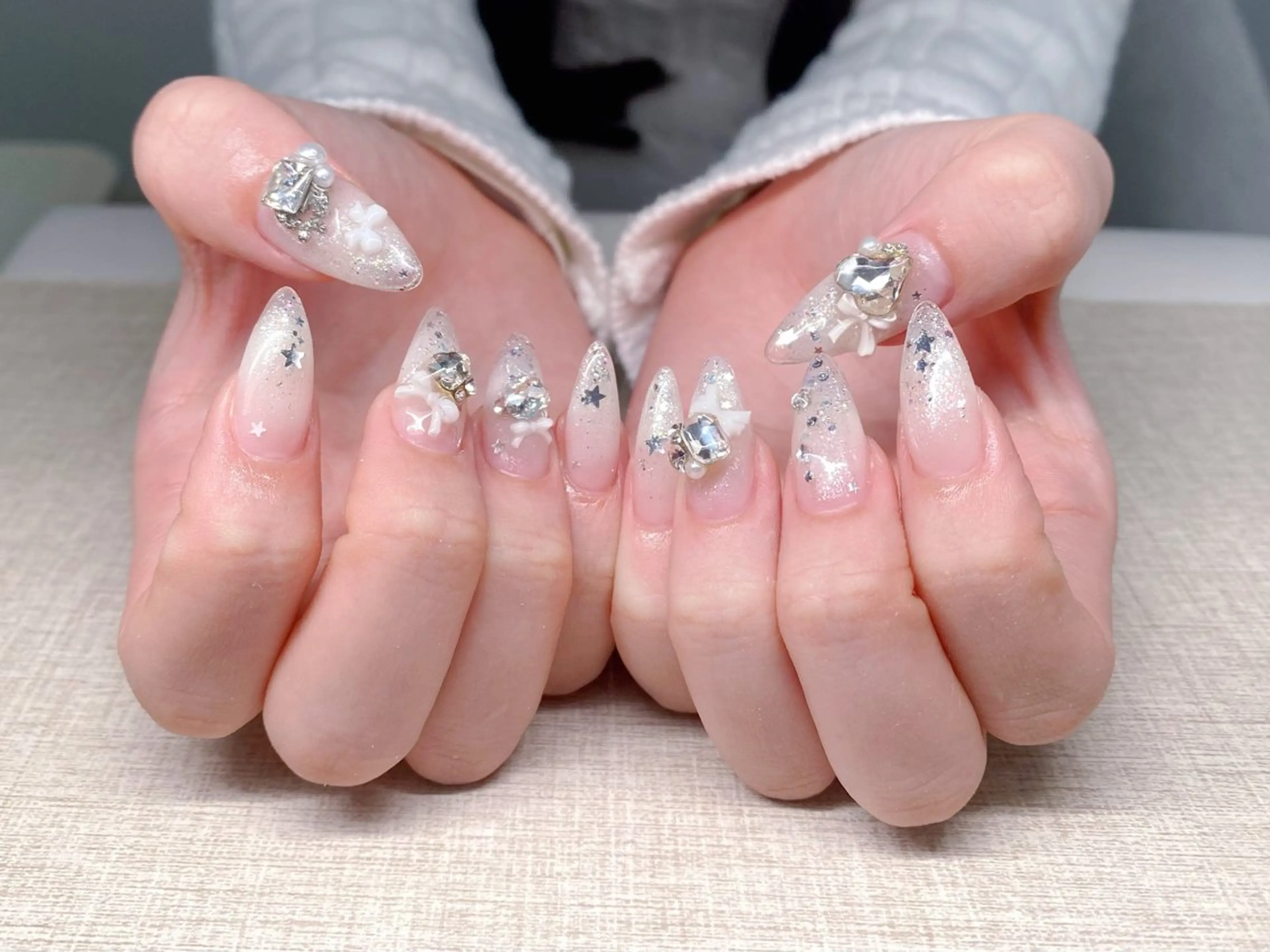 ネイル オーロラネイル ブルー チークネイル フットネイル フレンチネイル ハンドネイル チップ長さ出し 専門店のネイルデザイン