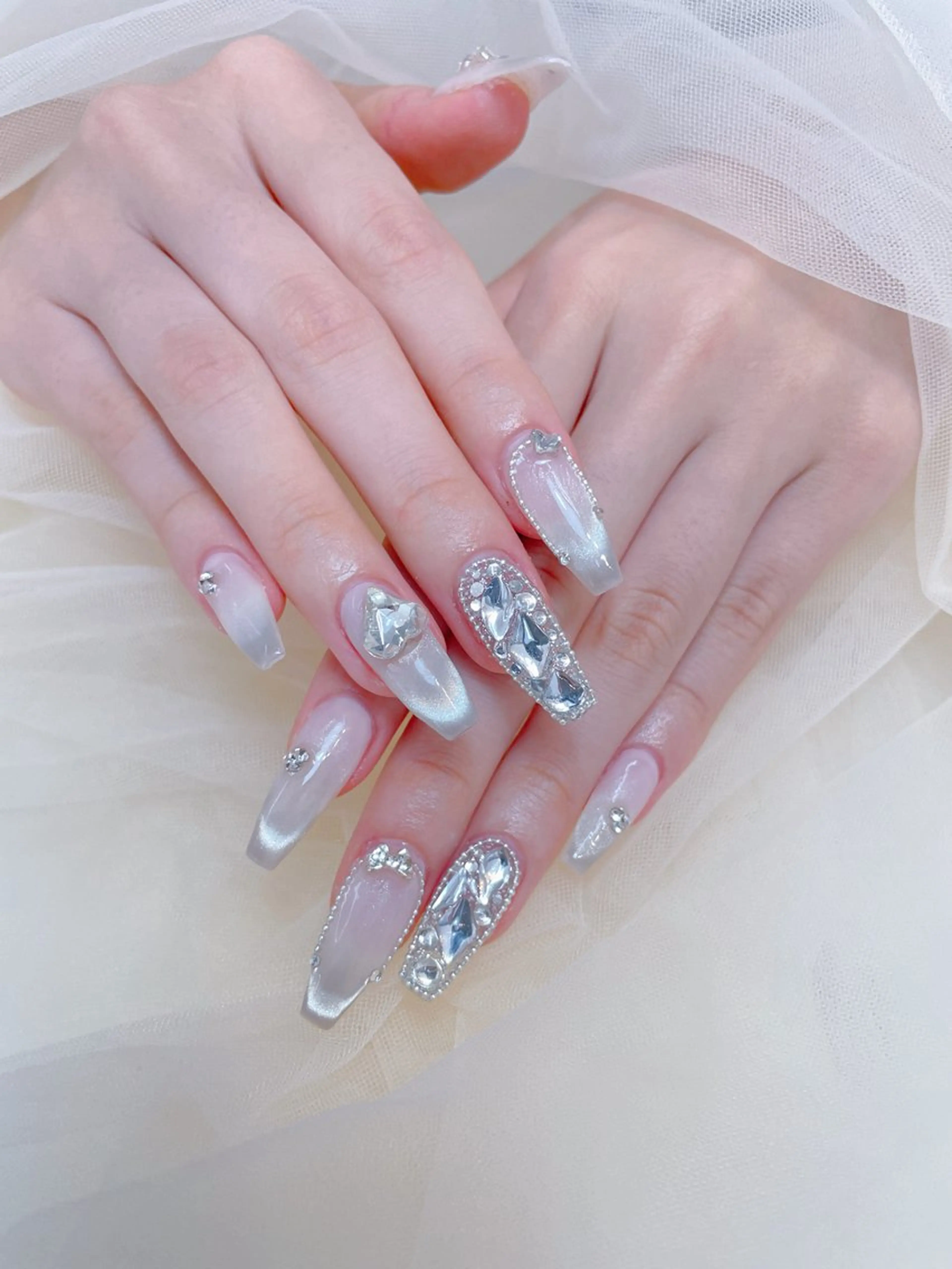 ネイル フレンチネイル ジェルネイル 韓国ネイル マグネットネイル ネイルチップ Rin Nail 新大久保店のネイルデザイン