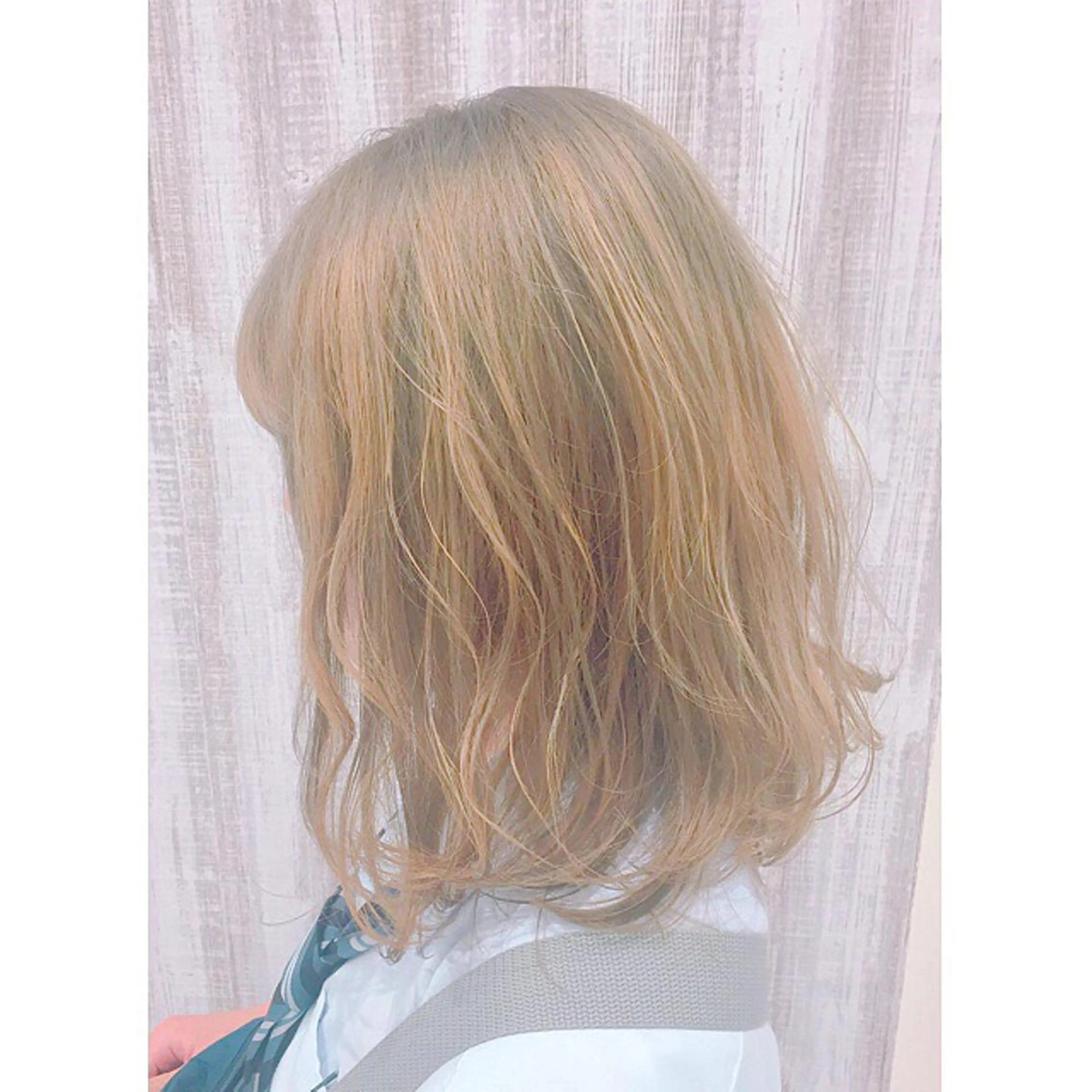 ミディアム カラー ヘアアレンジ ベージュカラー ダブルカラー 透明感♡︎♡︎ 佐々木早苗のヘアスタイル