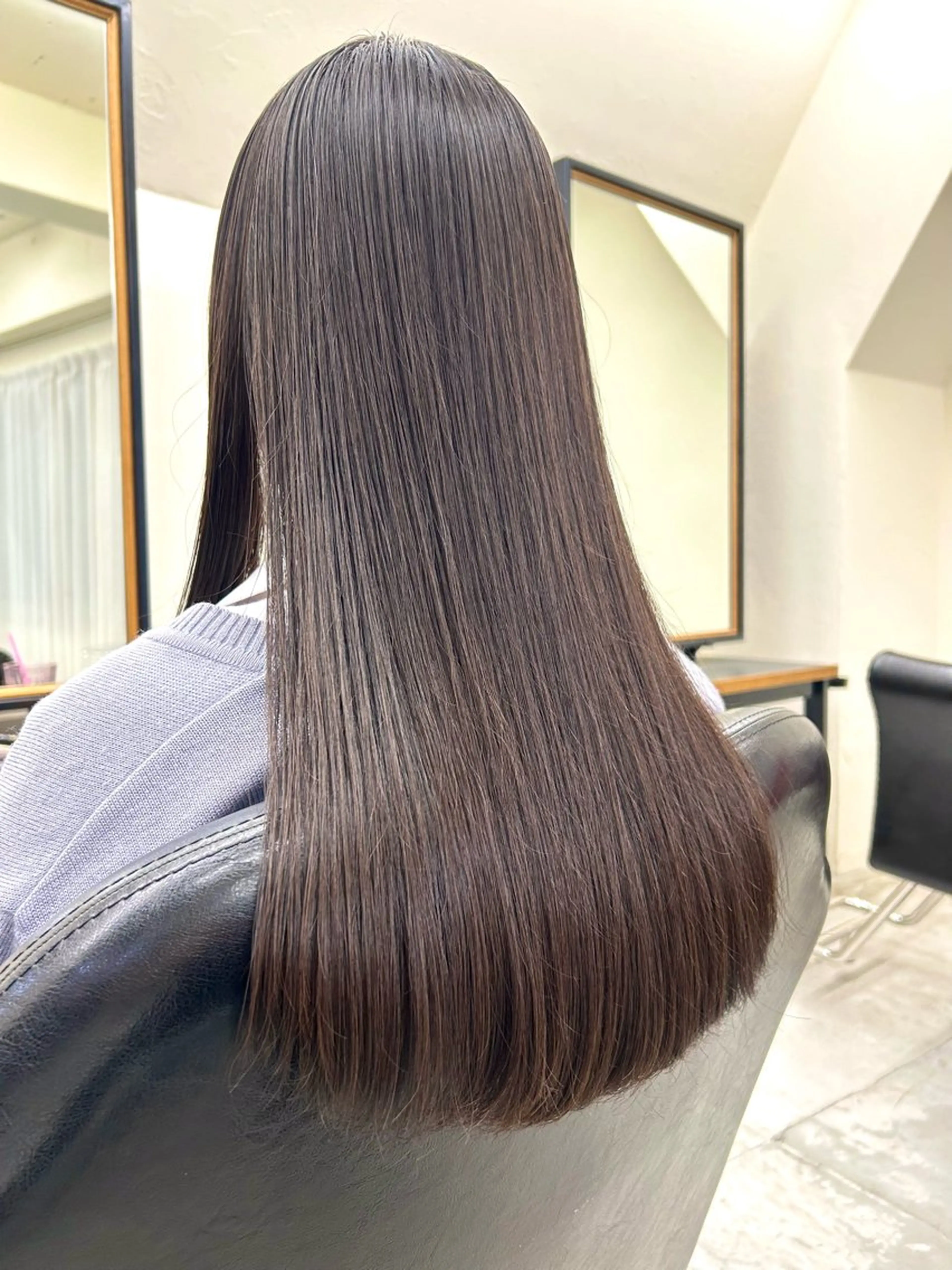 【髪全体をストレートに】ケア縮毛矯正の写真