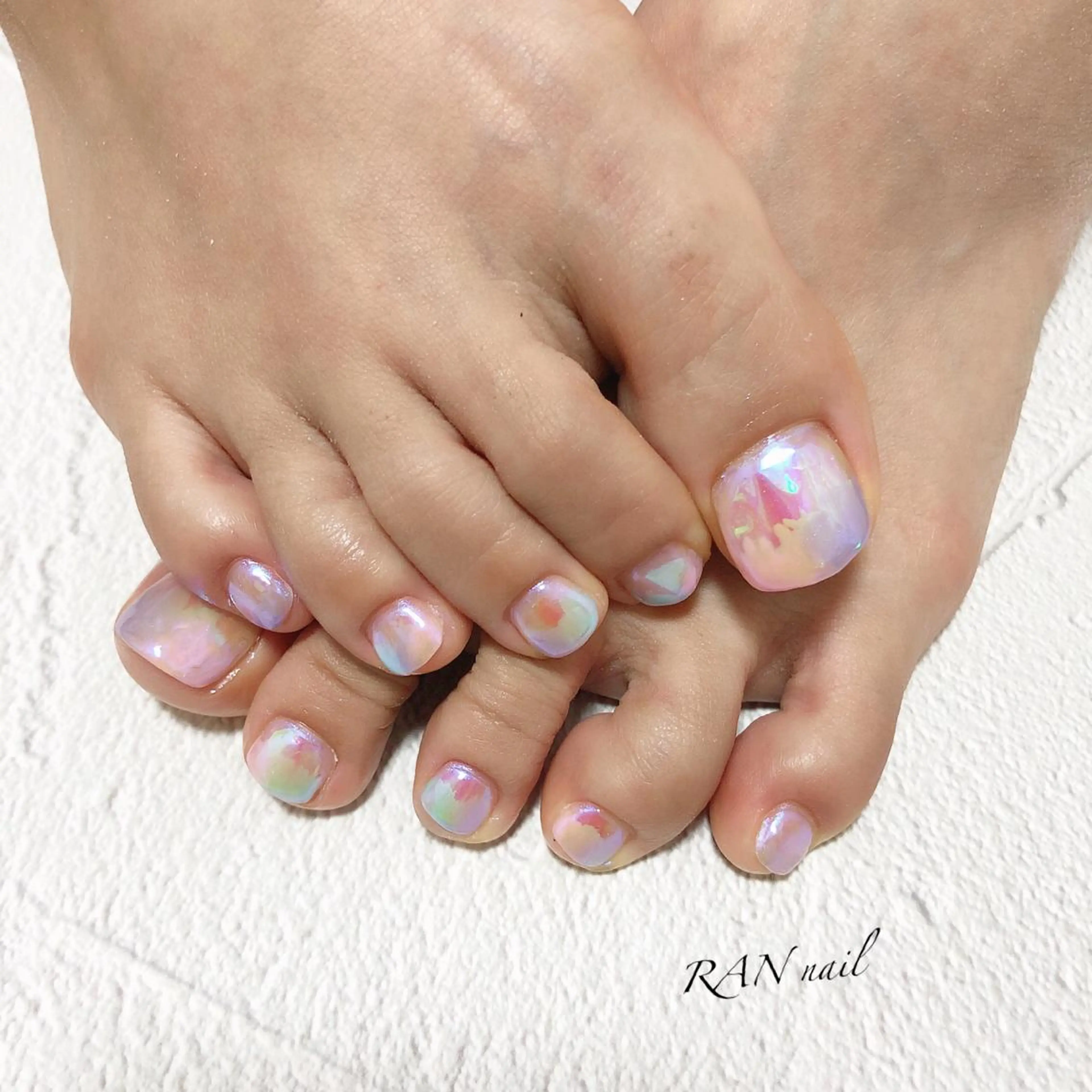 ネイル オーロラネイル ブルー フラワーネイル フットネイル 氷ネイル・うるうるネイル ハンドネイル フットネイル RAN nailのネイルデザイン