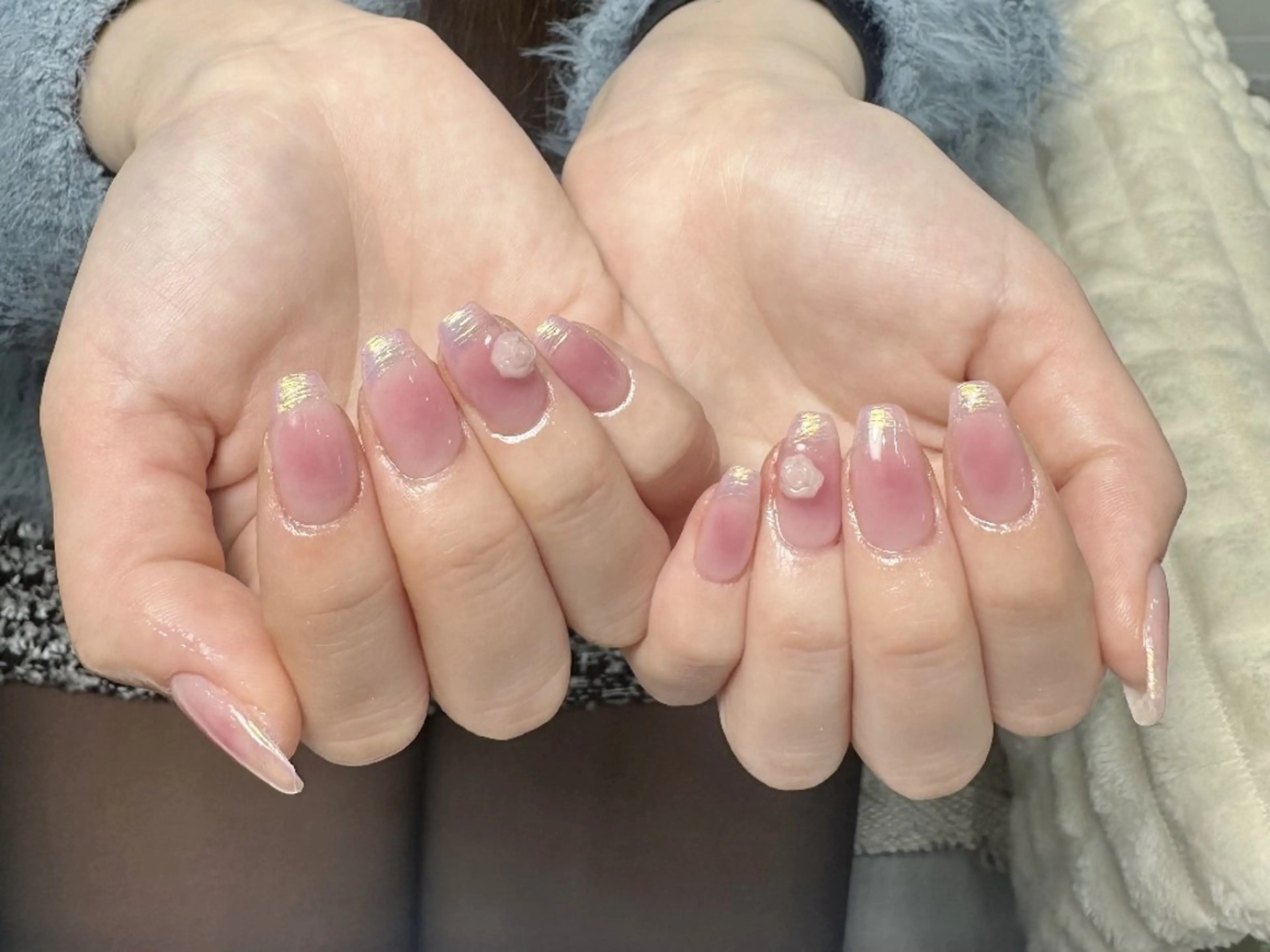 ネイル チークネイル フレンチネイル ジェルネイル ガラスフレンチ キラキラネイル ハンドネイル UM Nail Salonのネイルデザイン