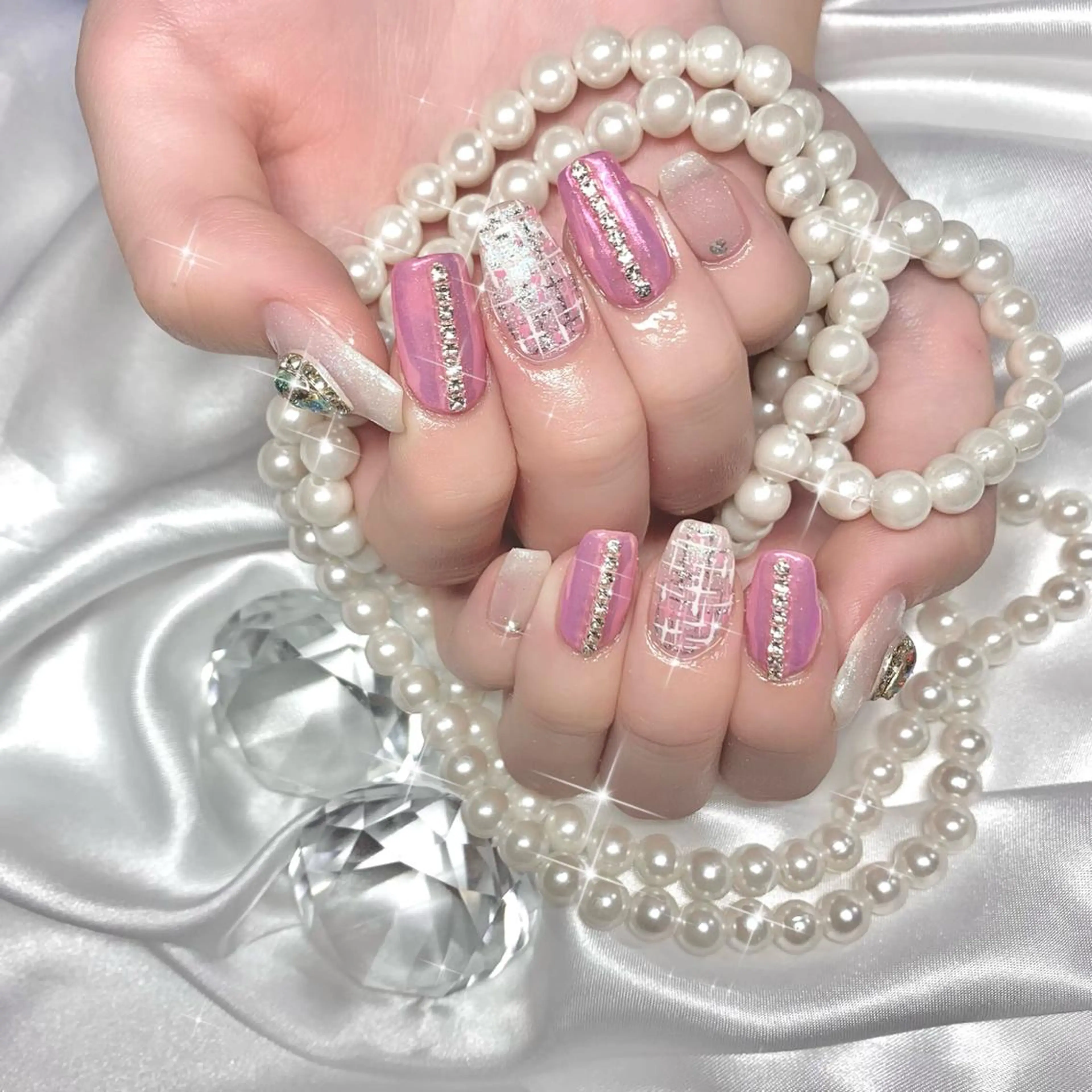 ネイル オーロラネイル ピンク ツイードネイル élu by Noriko 前原のネイルデザイン