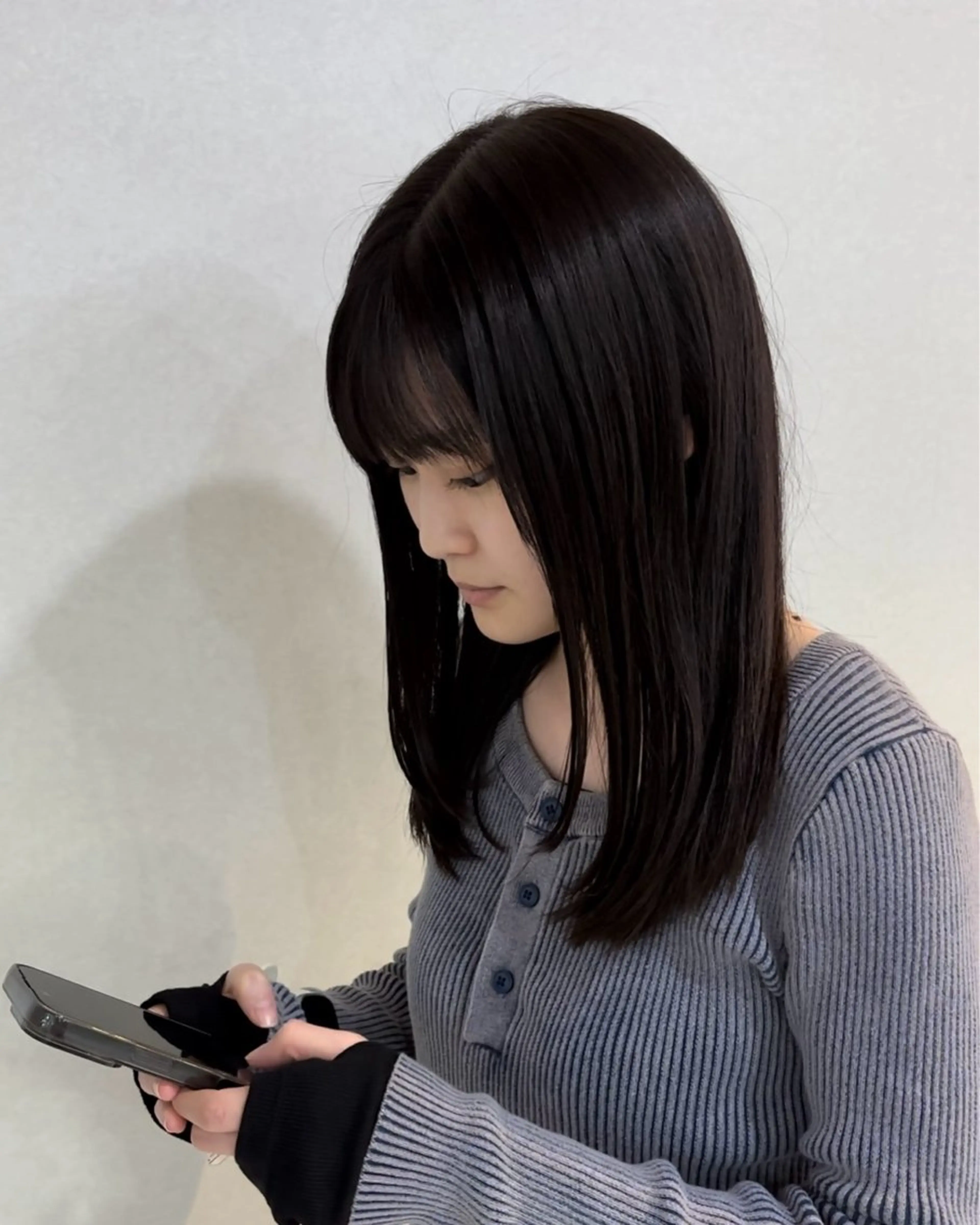 ミディアム レイヤーカット サイドバング ブリーチモデル募集中 星川まお𝜗𝜚のヘアスタイル