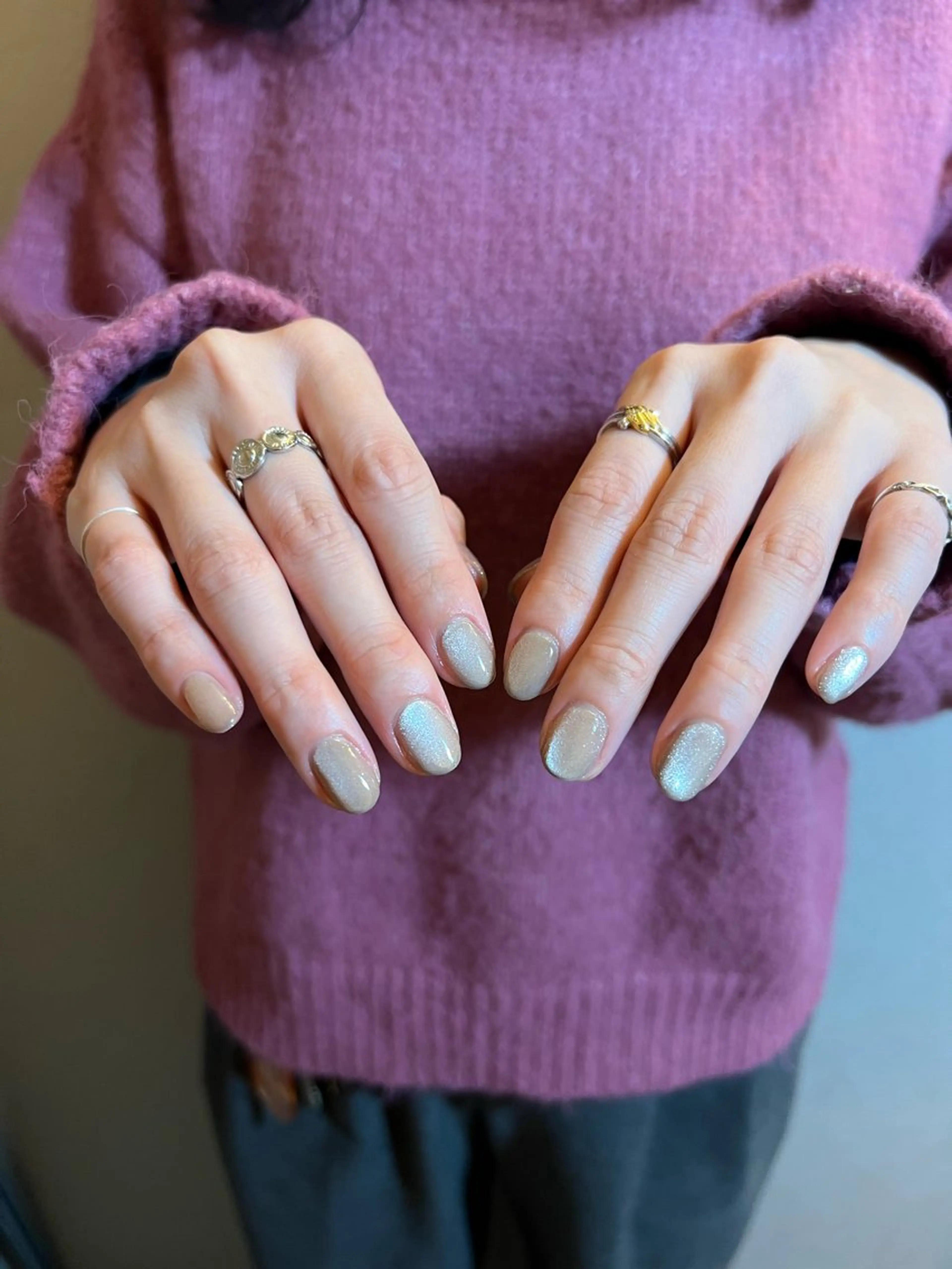 ネイル キラキラネイル マグネットネイル ホワイト urun eriのネイルデザイン