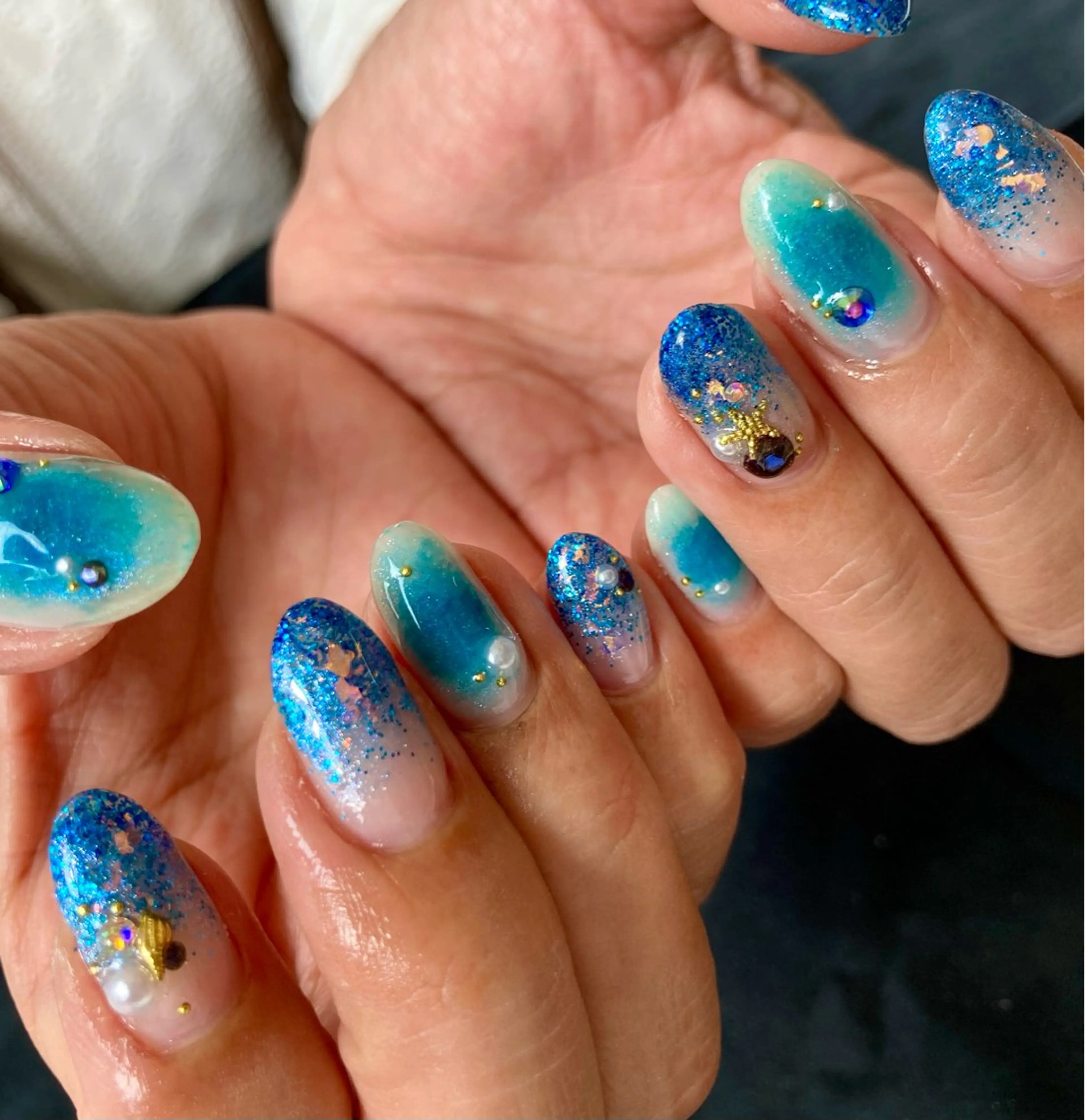 ネイル ストーンネイル salon 喜’s casaのネイルデザイン