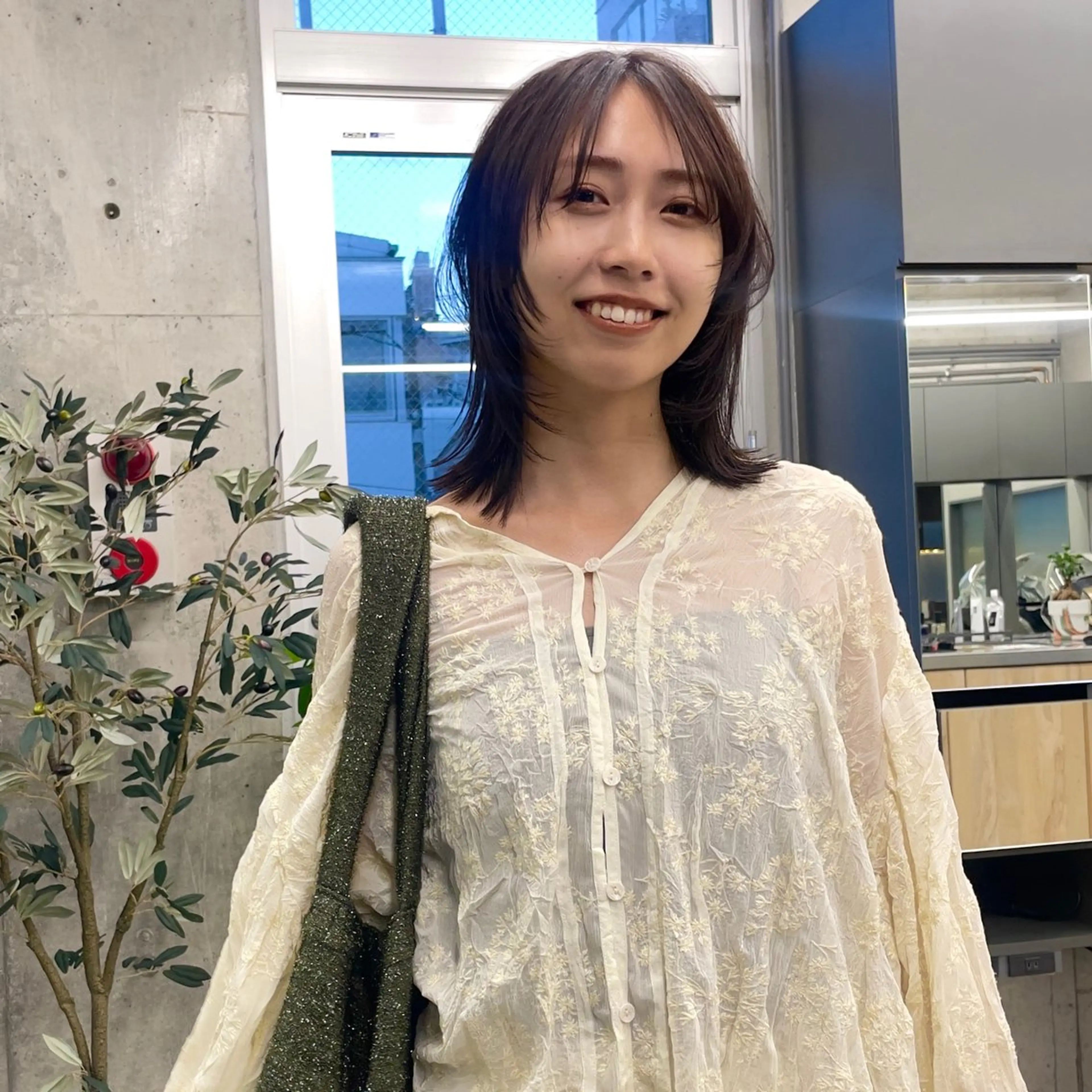 ミディアム カット ヘアカラー トリートメント 【ブリーチ1回】 薬剤ヲタクひろのヘアスタイル