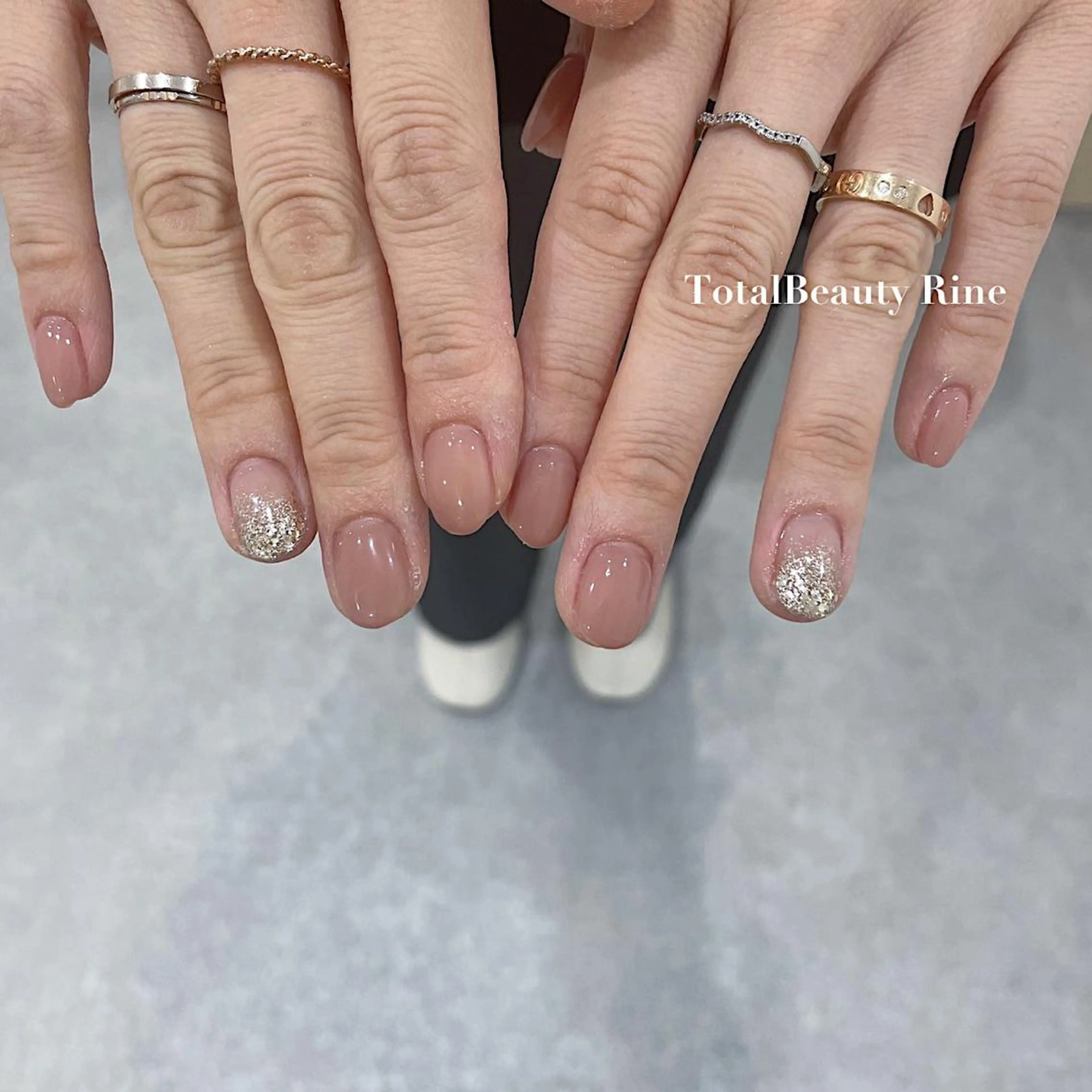 ネイル Rine 放出 (リネ)のネイルデザイン