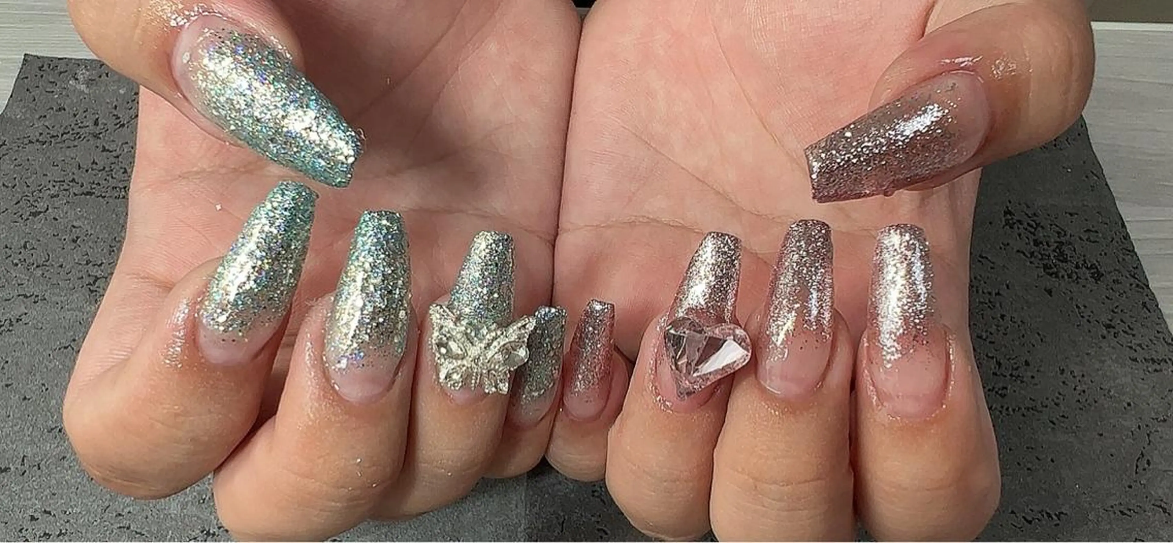 ネイル ラメ(グリッター) ラメグラデーション ハンドネイル Ruana Nailのネイルデザイン