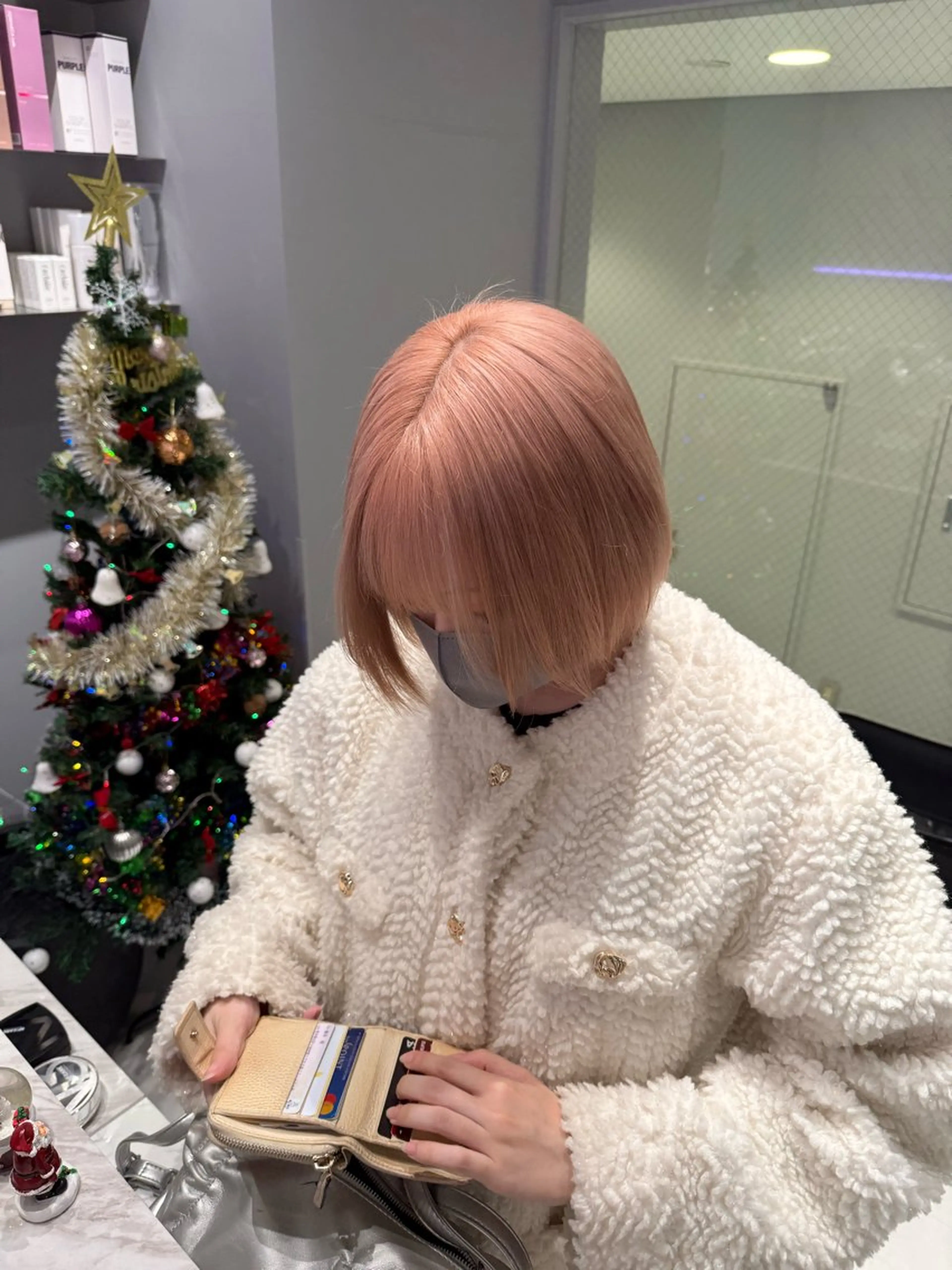 ミディアム カラー ベージュカラー ブリーチ ハイトーンカラー ミルクティーベージュ ボブ カット ヘアカラー トリートメント ハイトーンレイヤー 顔まわりSOTAのヘアスタイル