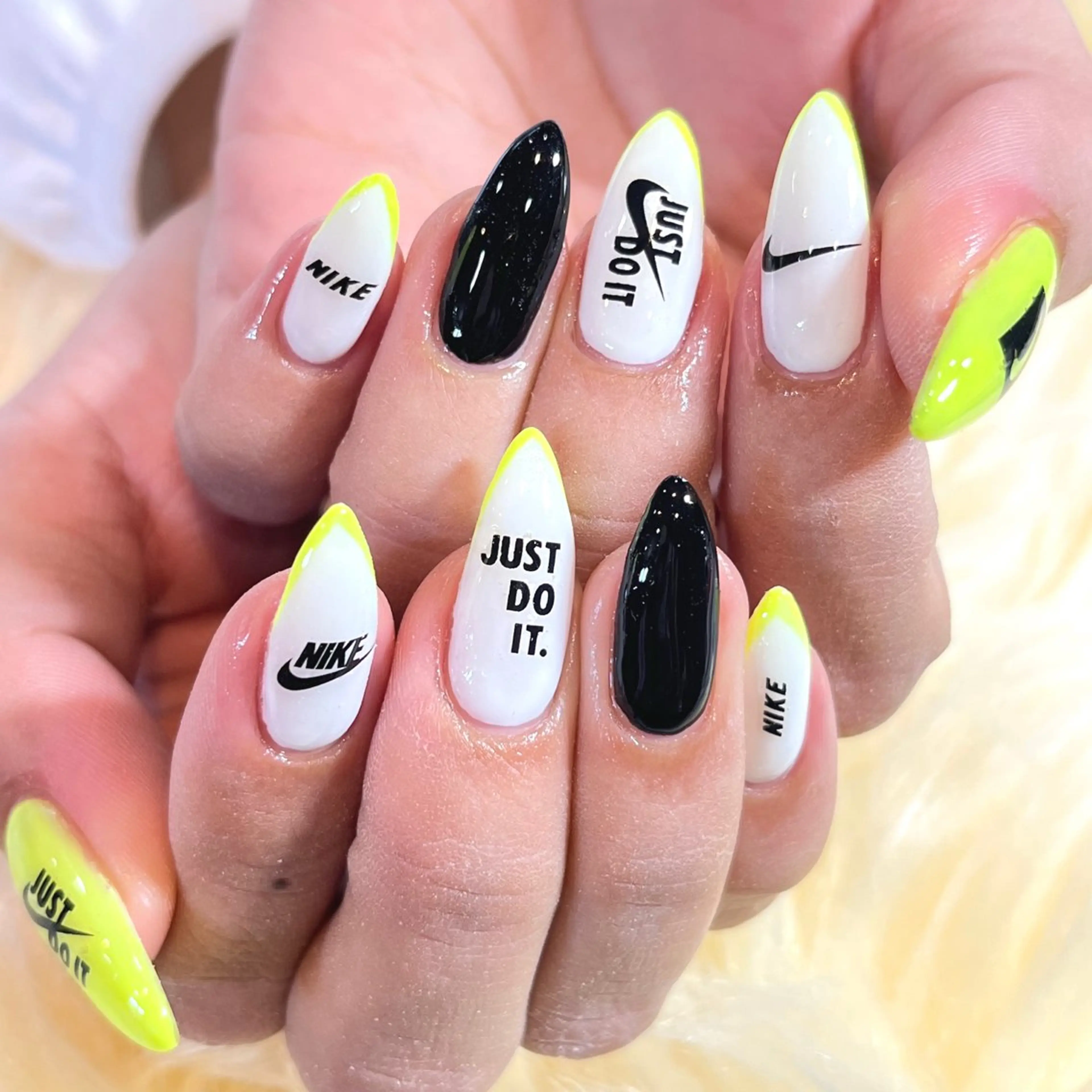 ネイル ハンドネイル Betty ✶のマツエク・マツパデザイン