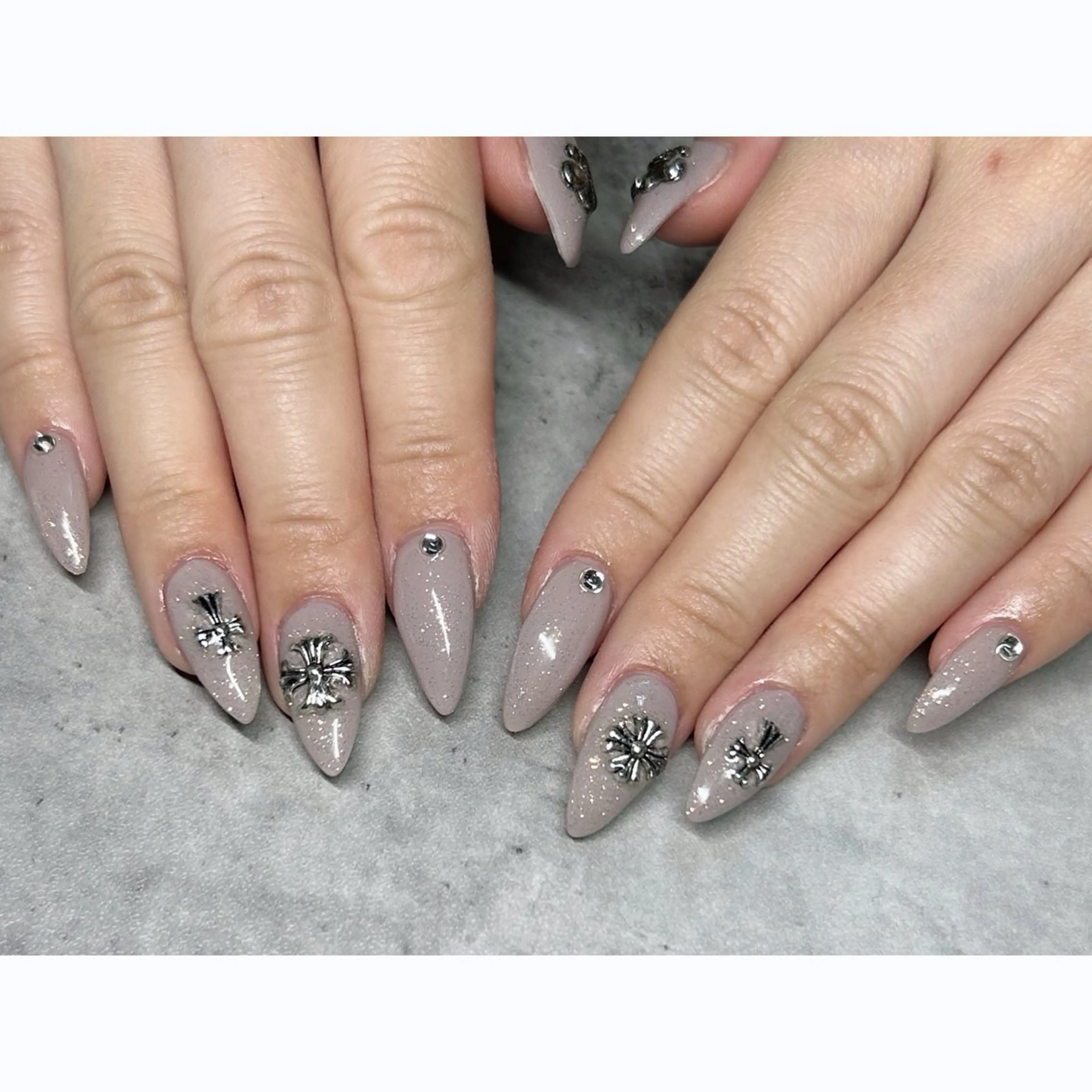 ネイル ハンドネイル 横浜駅東口 🐬🫧 ｵｰﾀのネイルデザイン