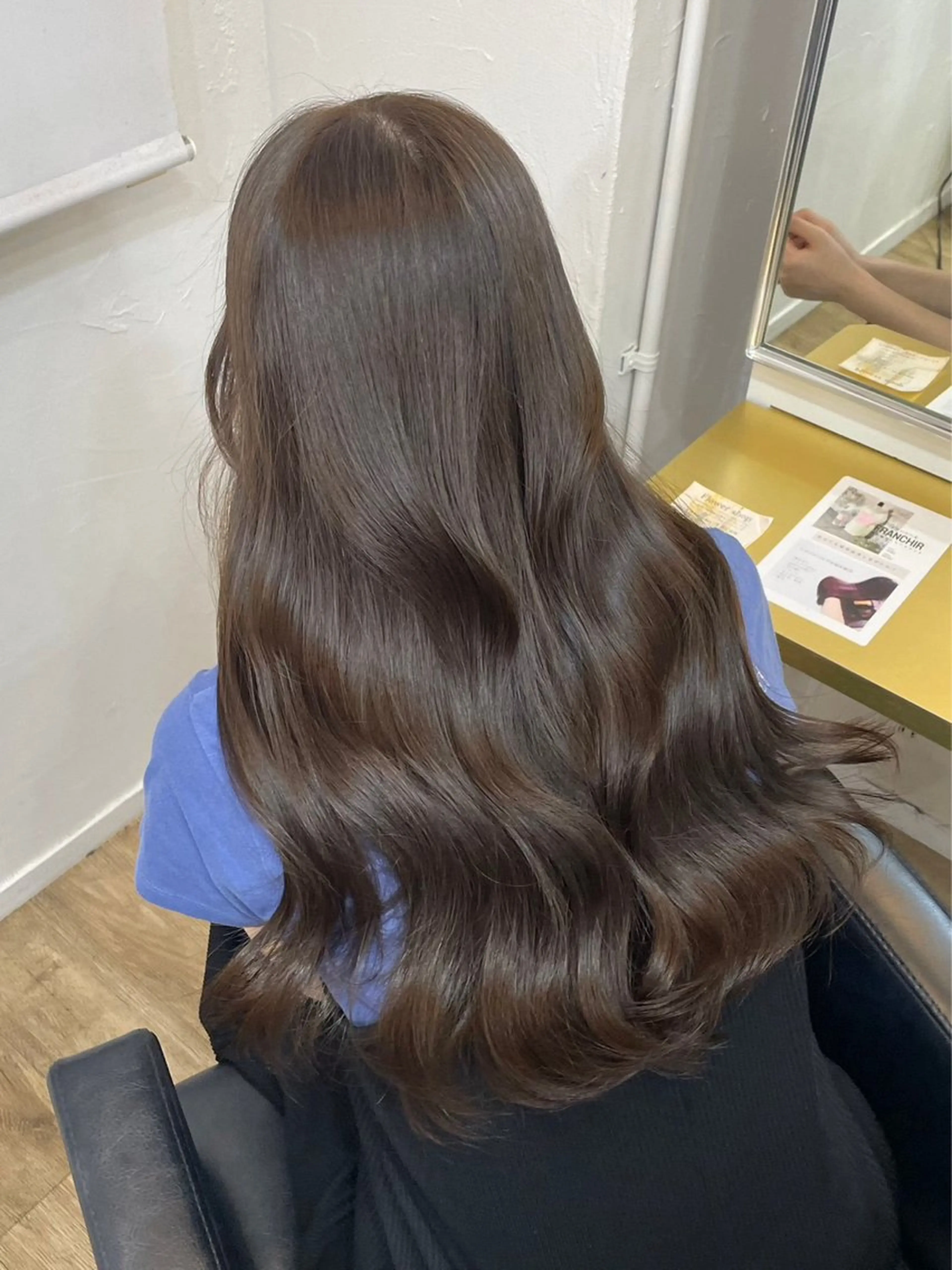 ロング ヘアカラー 渥美 舞のヘアスタイル