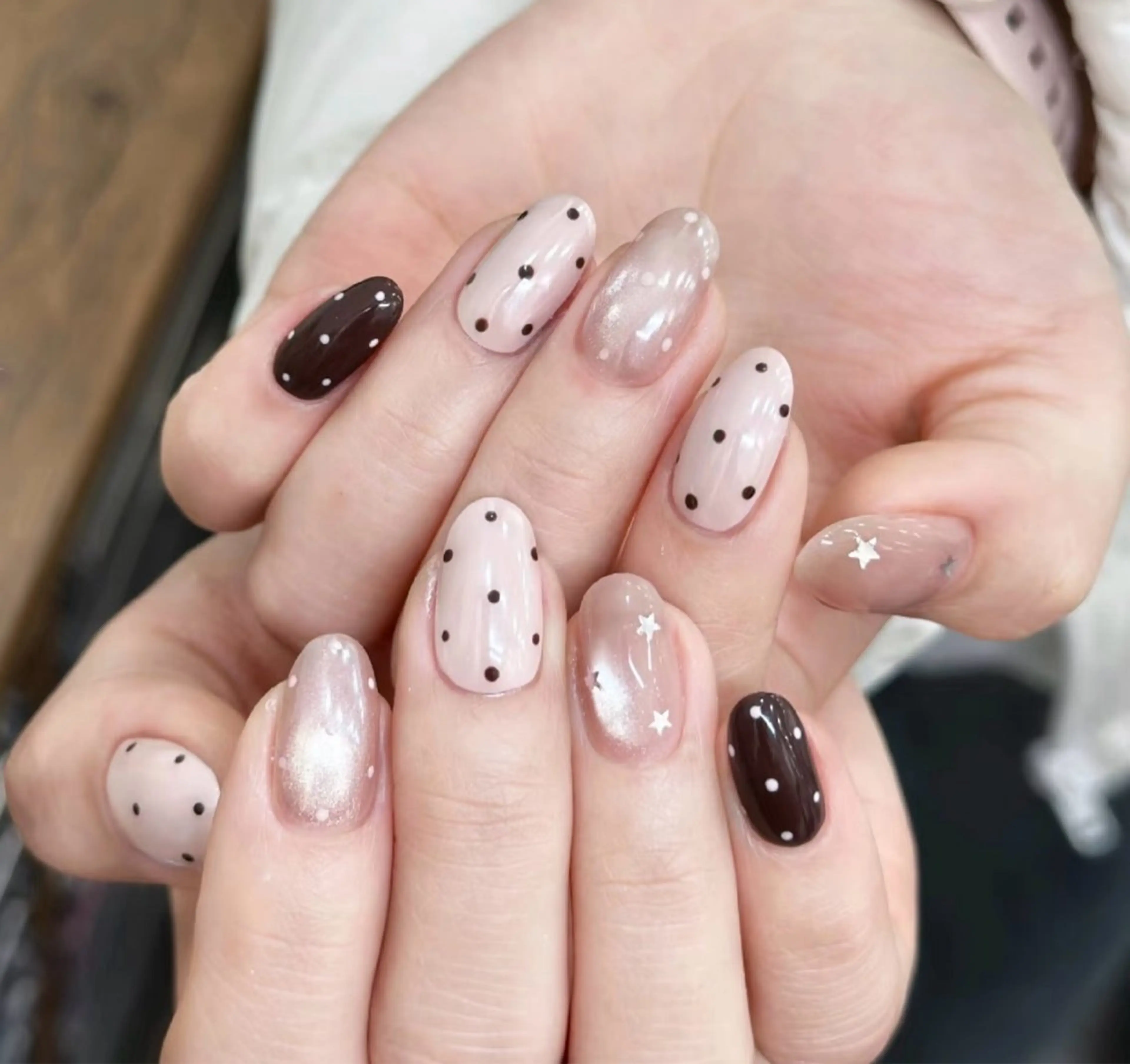 ハンド　可愛いドットネイル　オフなしの写真