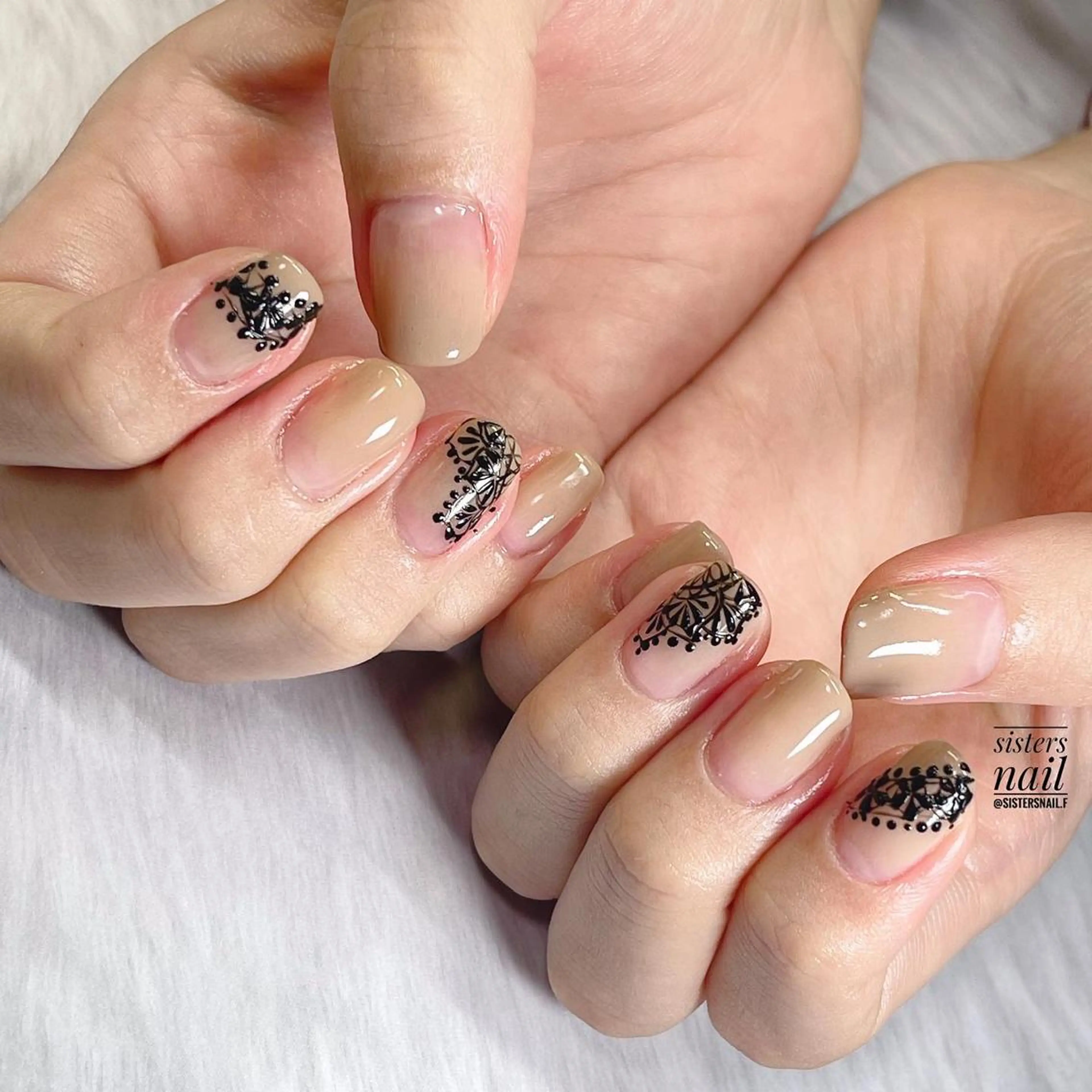 ネイル アートネイル グラデーション ハロウィン レース オフィスネイル sisters nail.fのネイルデザイン