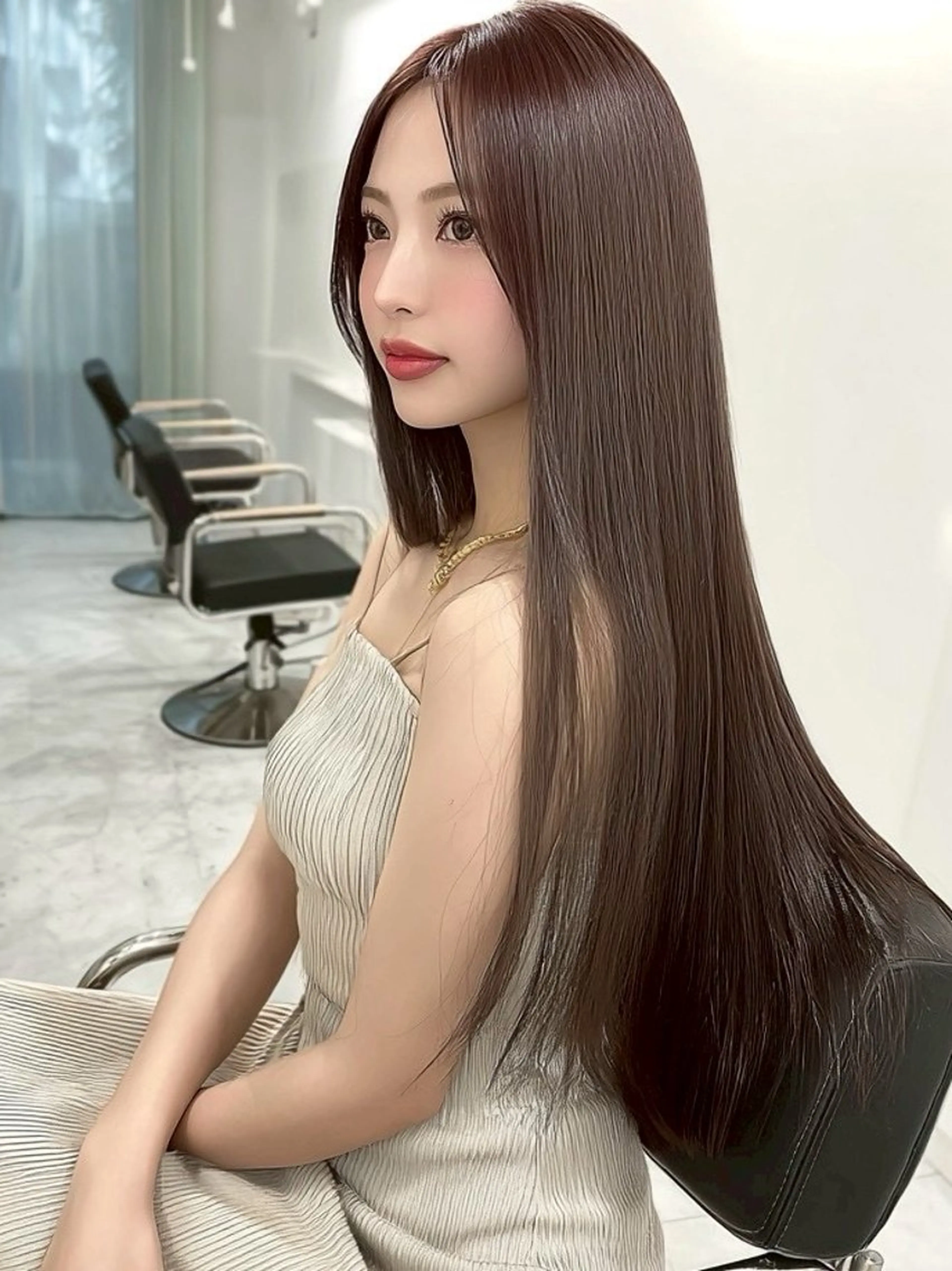 ロング くびれヘア 顔周りカット ヨシンモリ 韓国風ヘア レイヤーカット 縮毛矯正 トリートメント レイヤーカット/ 髪質改善/透カラーのヘアスタイル