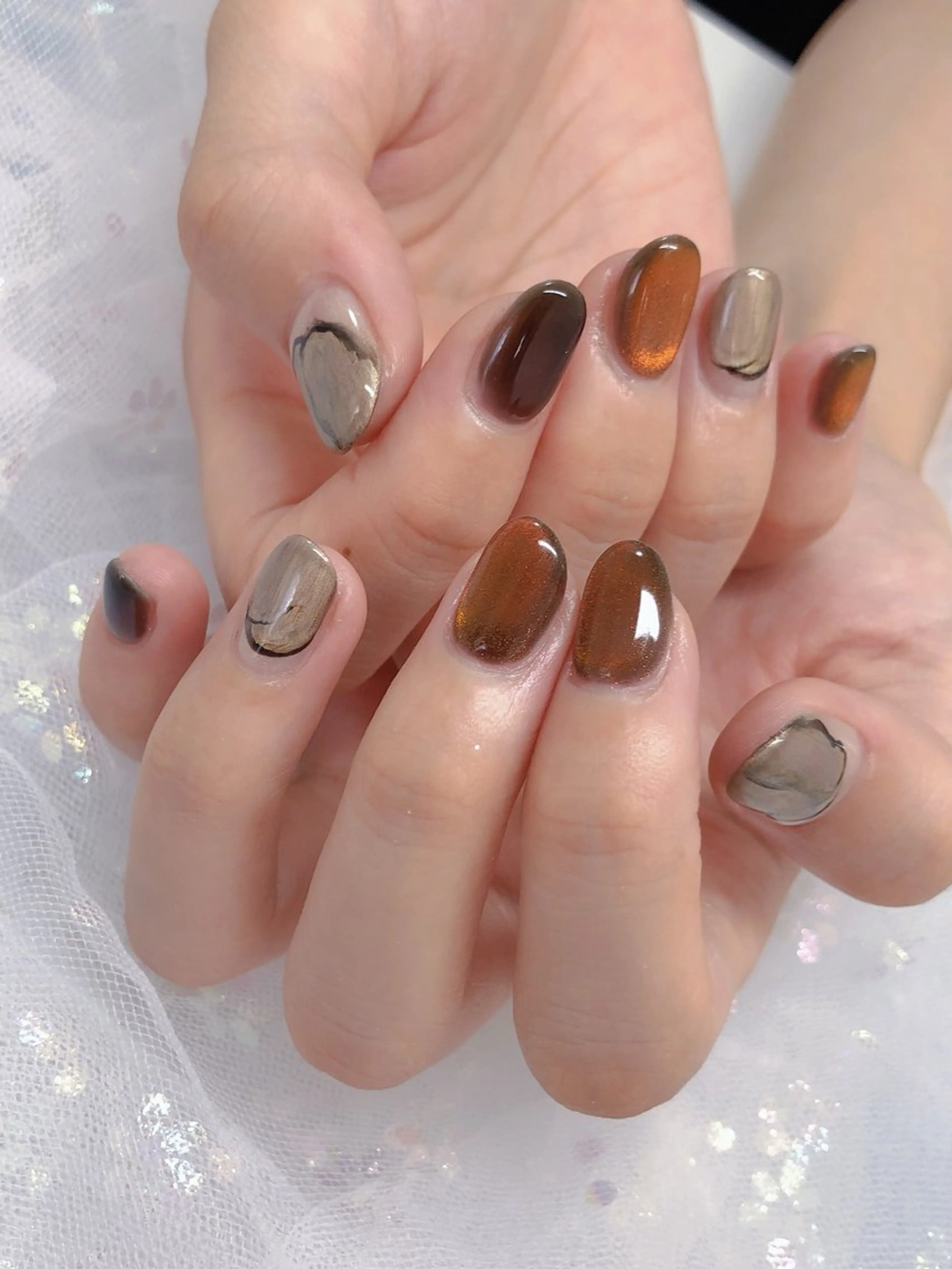 ミディアム ハンドネイル ハンドケア ハク キのネイルデザイン