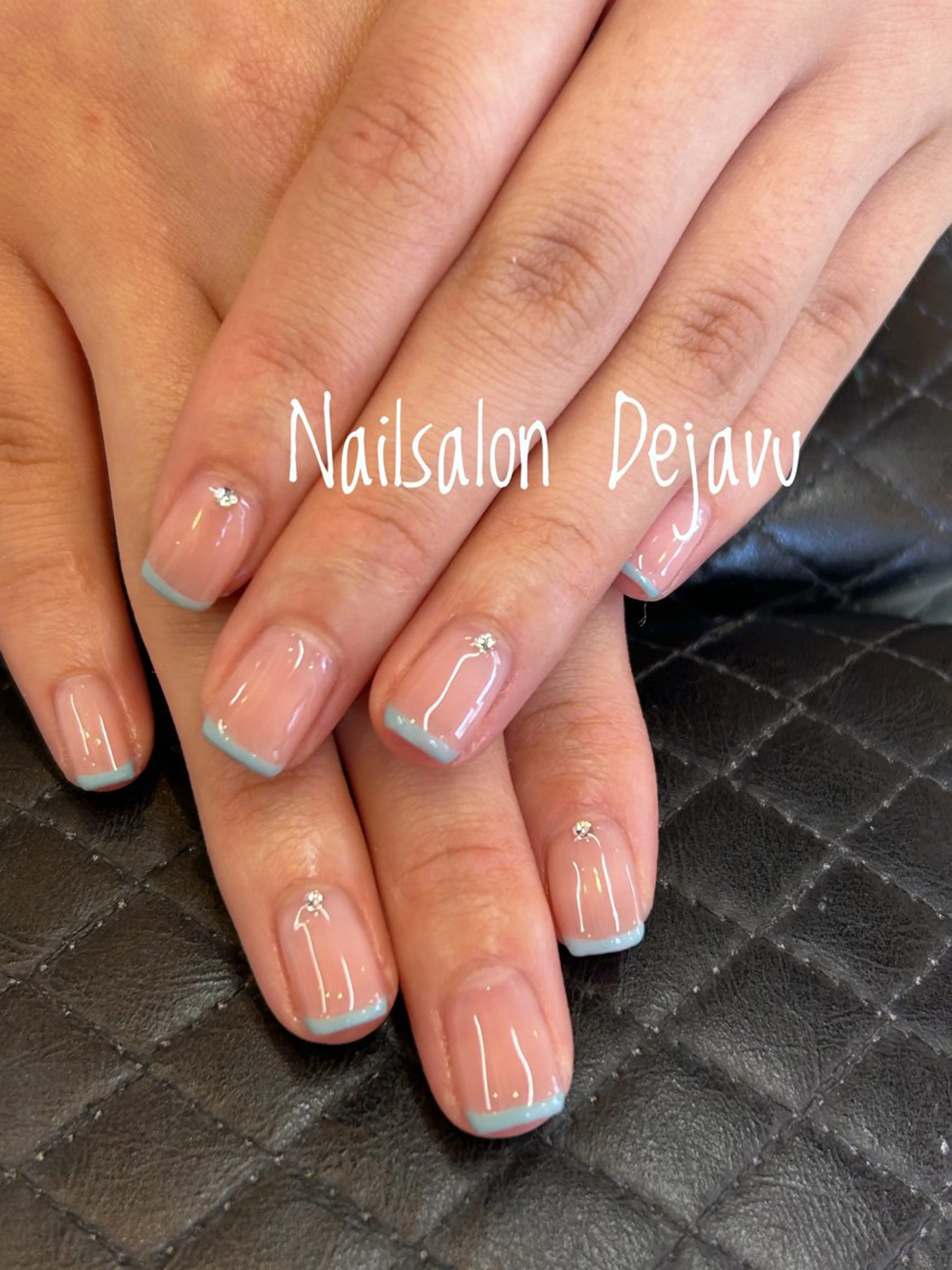 ネイル アートネイル ブルー ジェルネイル ワンカラーネイル ストーンネイル ハンドネイル Nailsalon Dejavuのネイルデザイン