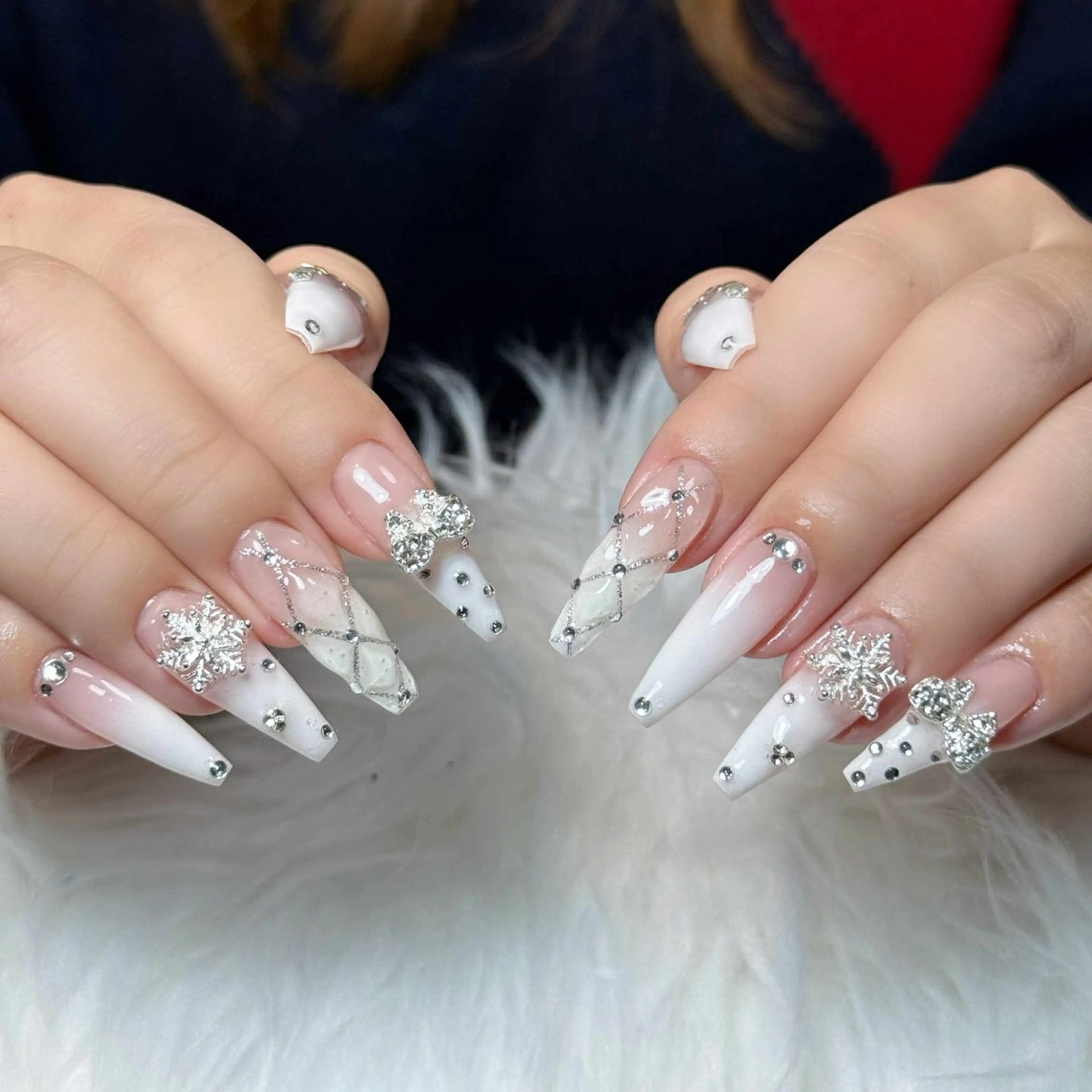 ネイル オーロラネイル ボルドー ブラウン 氷ネイル・うるうるネイル キラキラネイル ハンドネイル Julli NailStudioのネイルデザイン