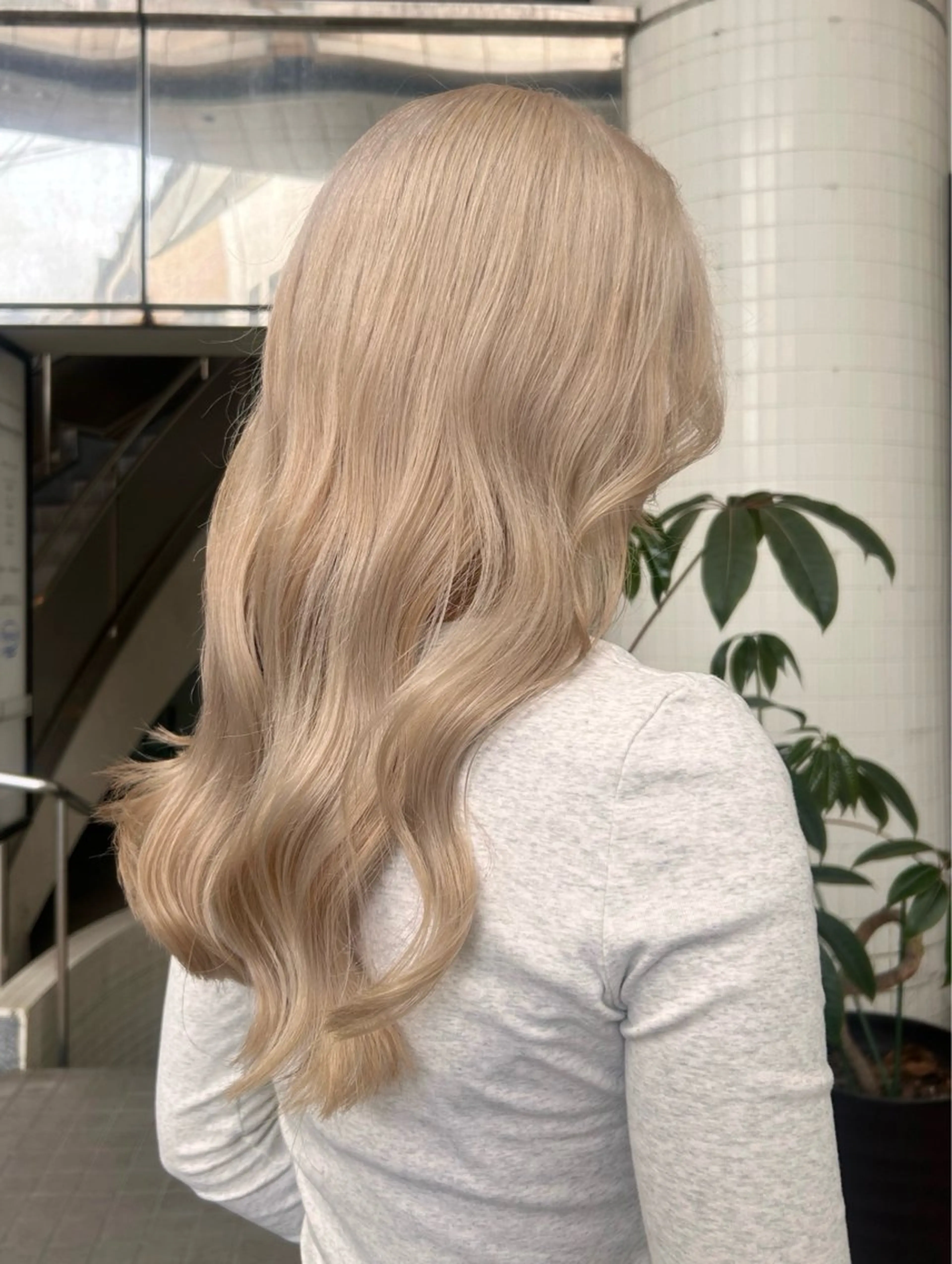 セミロング カラー ベージュカラー ブリーチ ホワイトベージュ ヘアカラー ブリーチ透明感カラー 🍀mizuki🍀のヘアスタイル