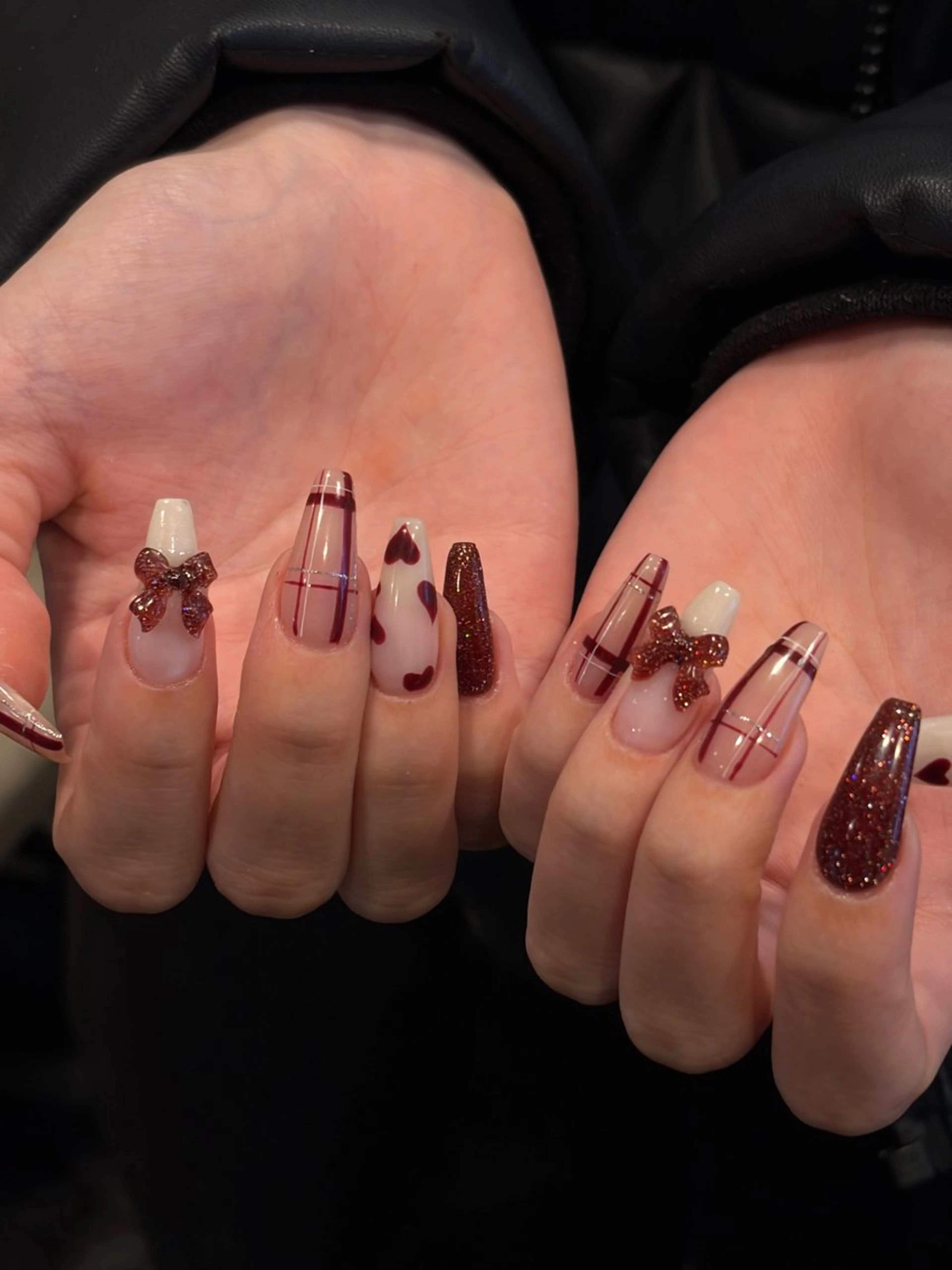 ネイル マグネットネイル ワンカラーネイル バレンタイン ハンドネイル Nobody_ Karenのネイルデザイン