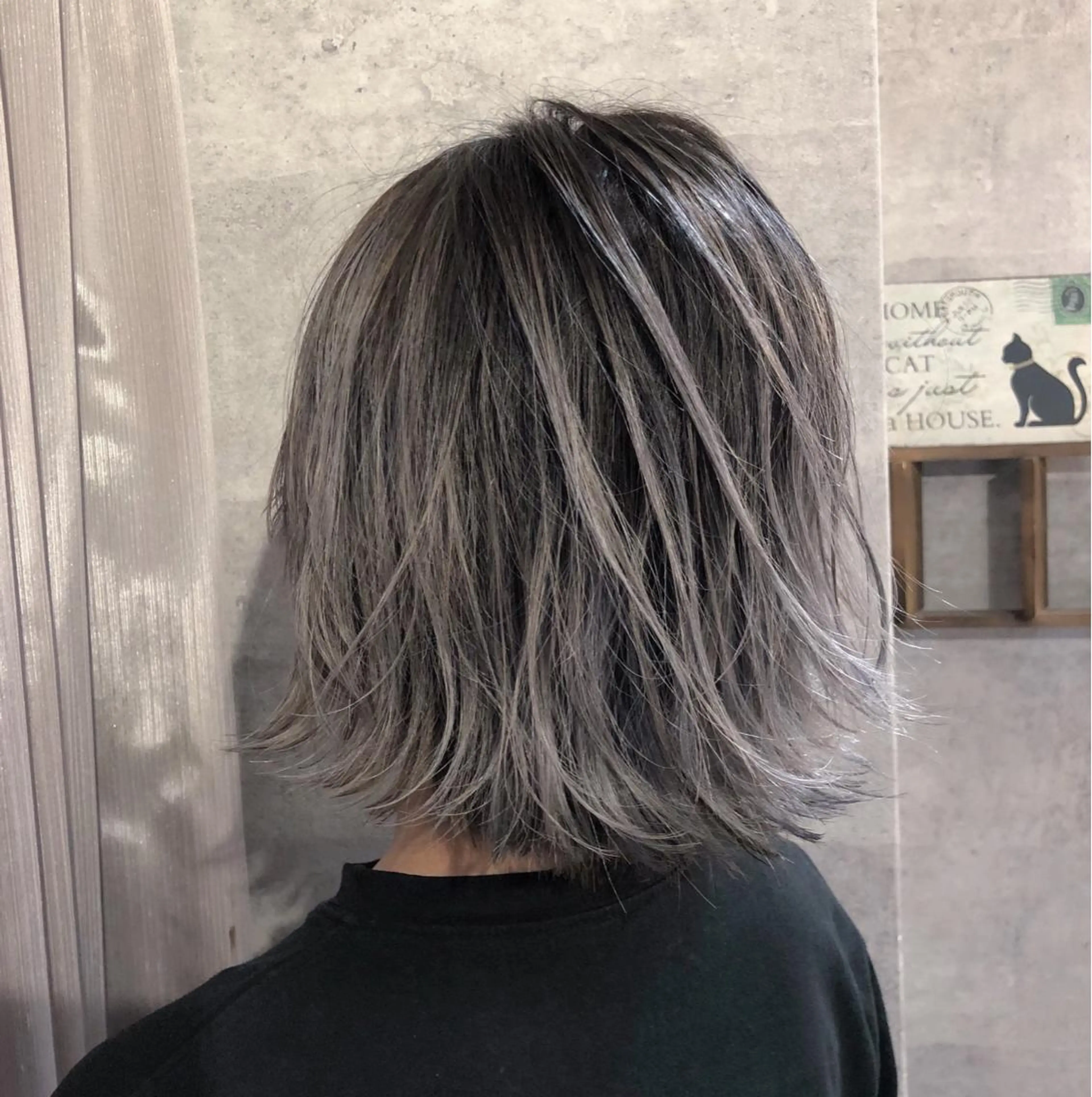 ミディアム カラー 𝑺𝒂𝒌𝒊 🩶マンツーマン施術のヘアスタイル