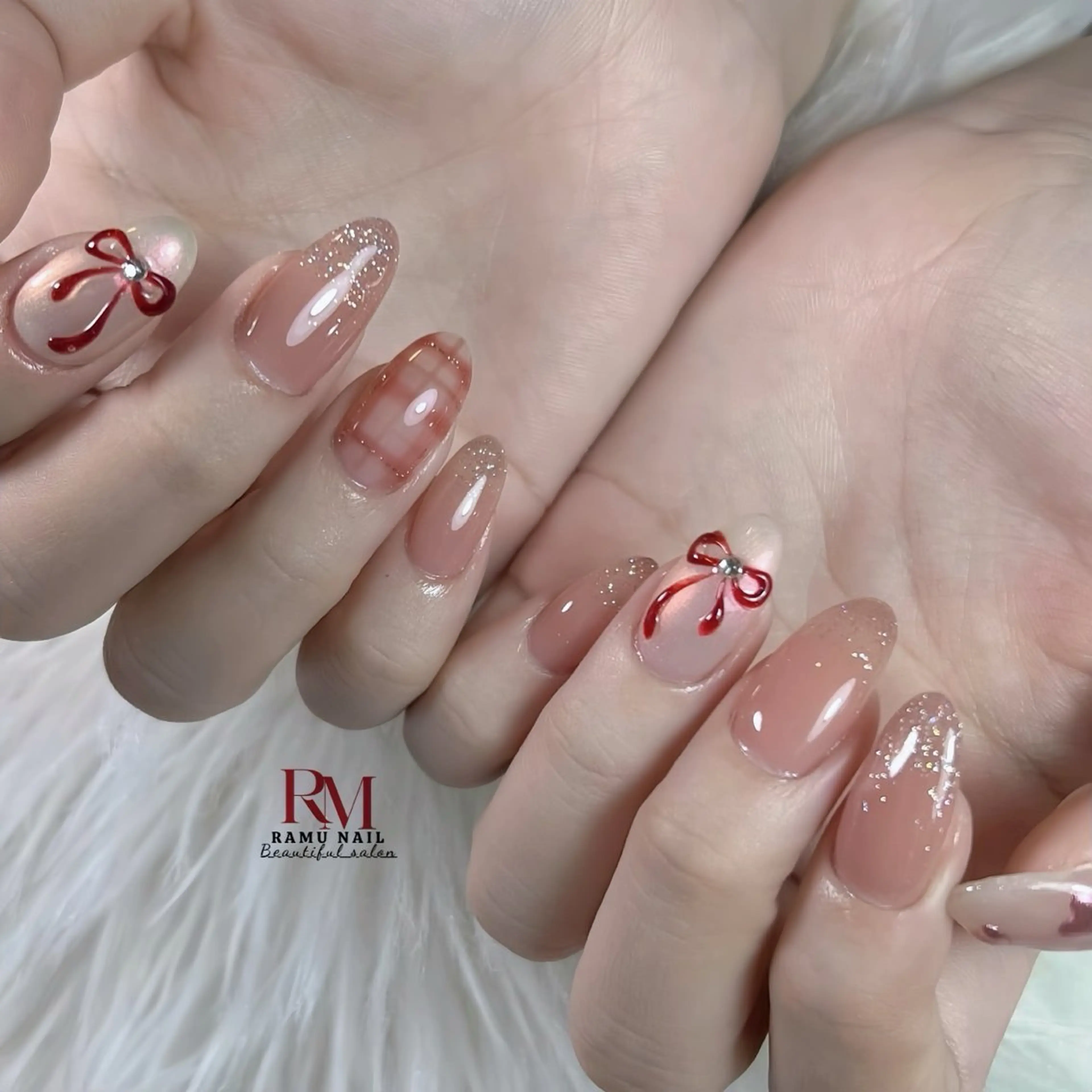 ネイル キラキラネイル マグネットネイル ミラーネイル ワンホンネイル 冬ネイル ハンドネイル RAMU Nail 恵比寿店のネイルデザイン