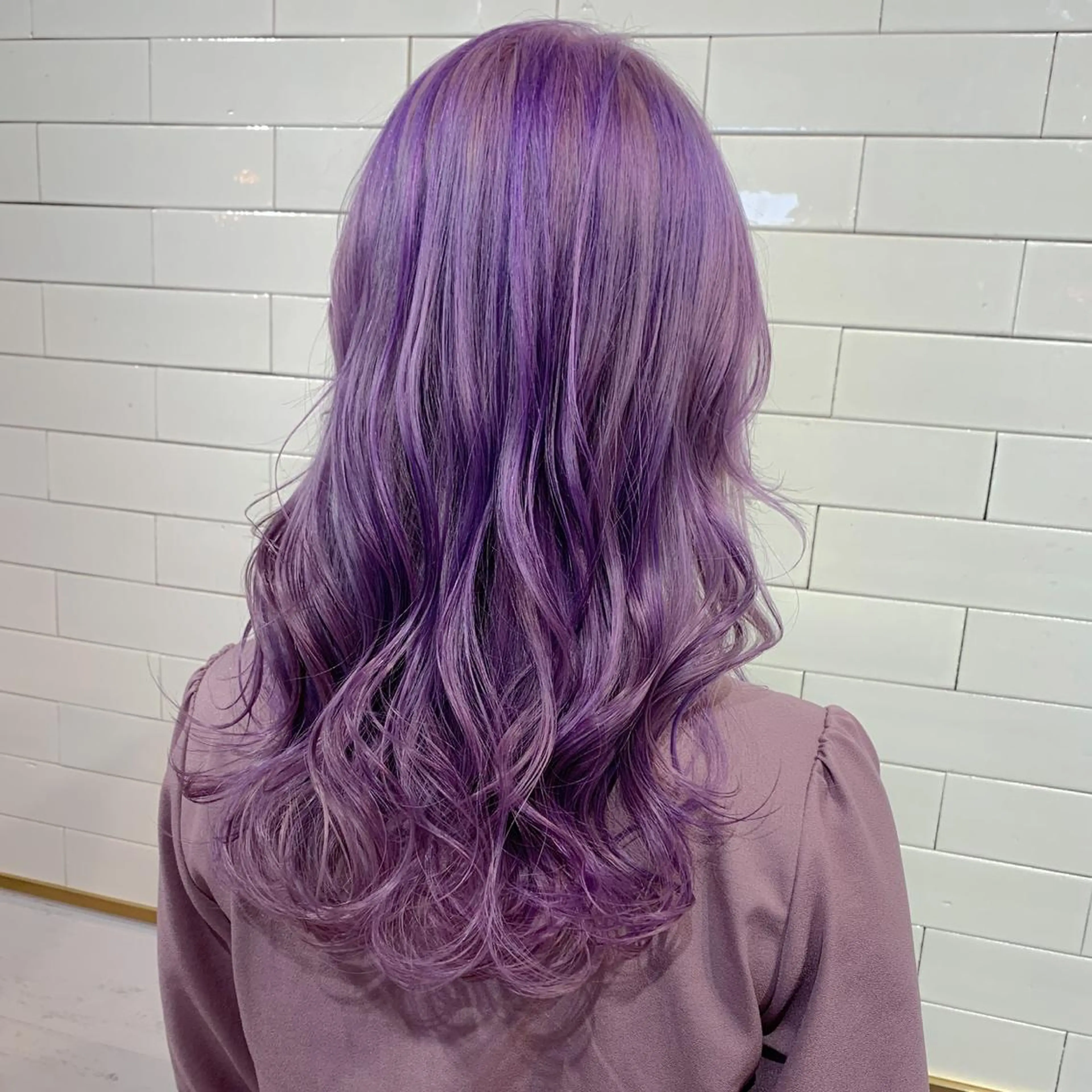 セミロング カラー ヘアアレンジ ブリーチ ラベンダーカラー 🦋レイヤーカット ミドリカワ🦋のヘアスタイル