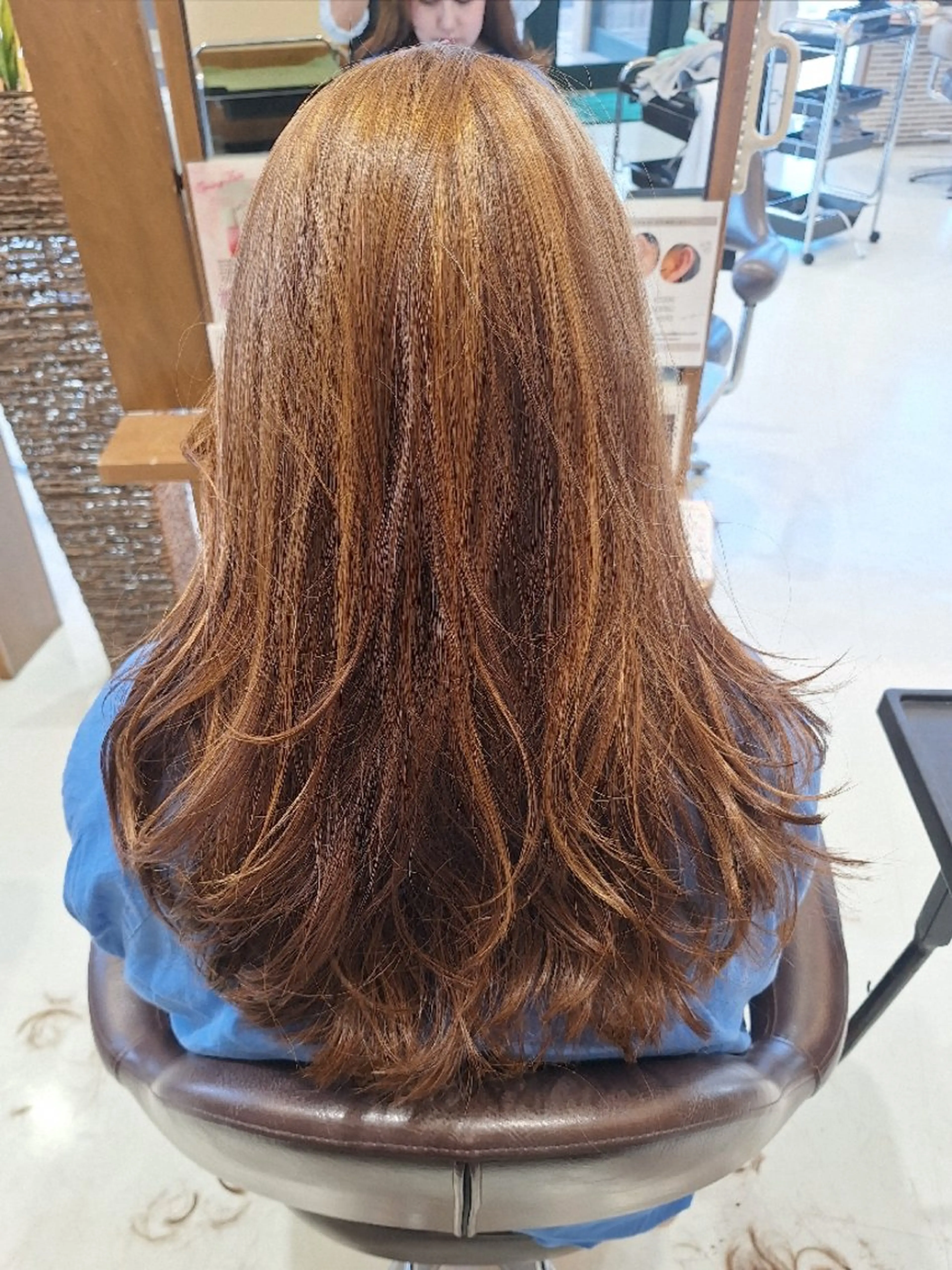 ロング ロングレイヤー ハイライト レイヤーカット ロング カット ヘアカラー トリートメント スズキ ヒロキのヘアスタイル