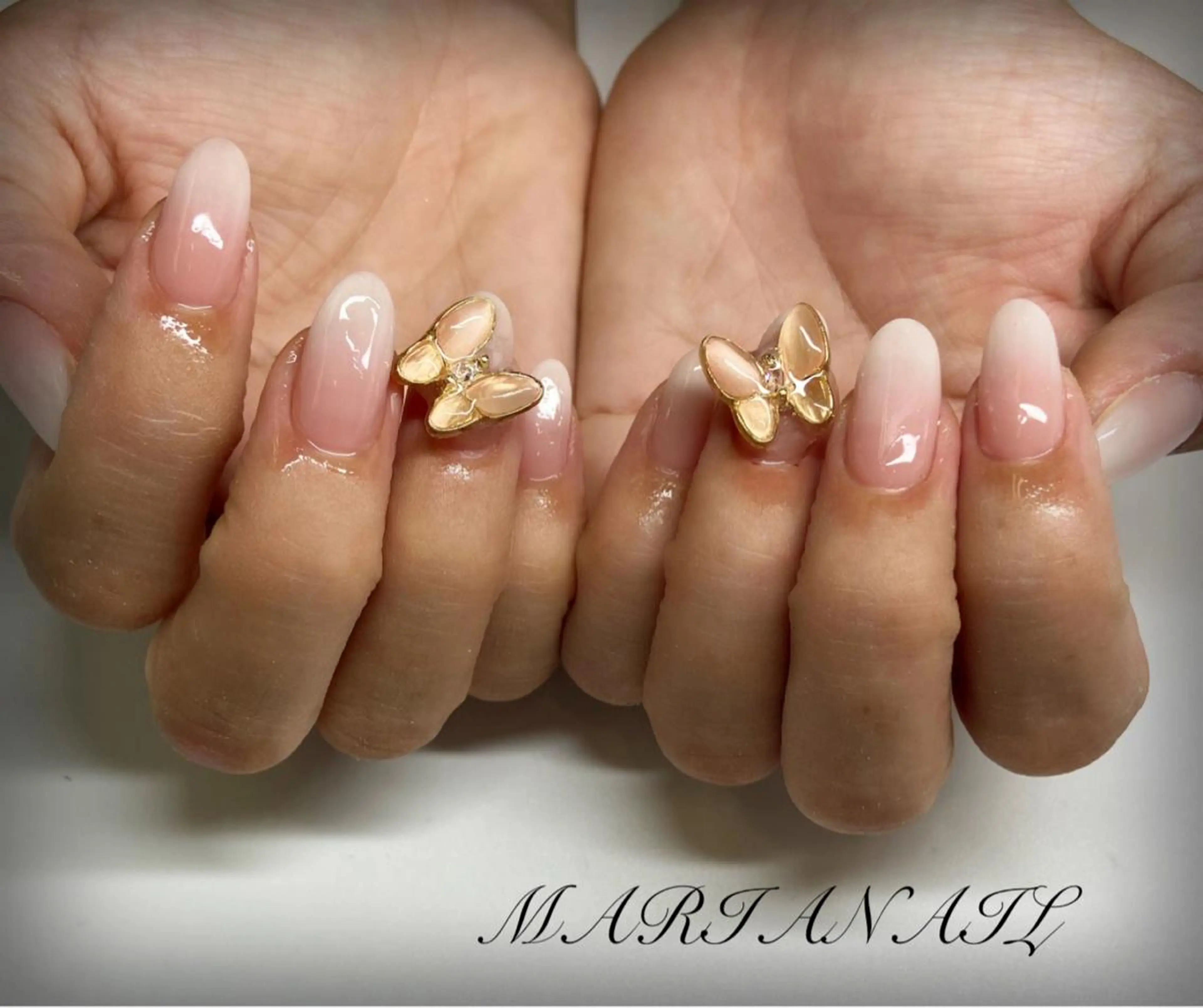 ネイル MARIANAIL マリアネイル所属・川上 真智子のネイルデザイン