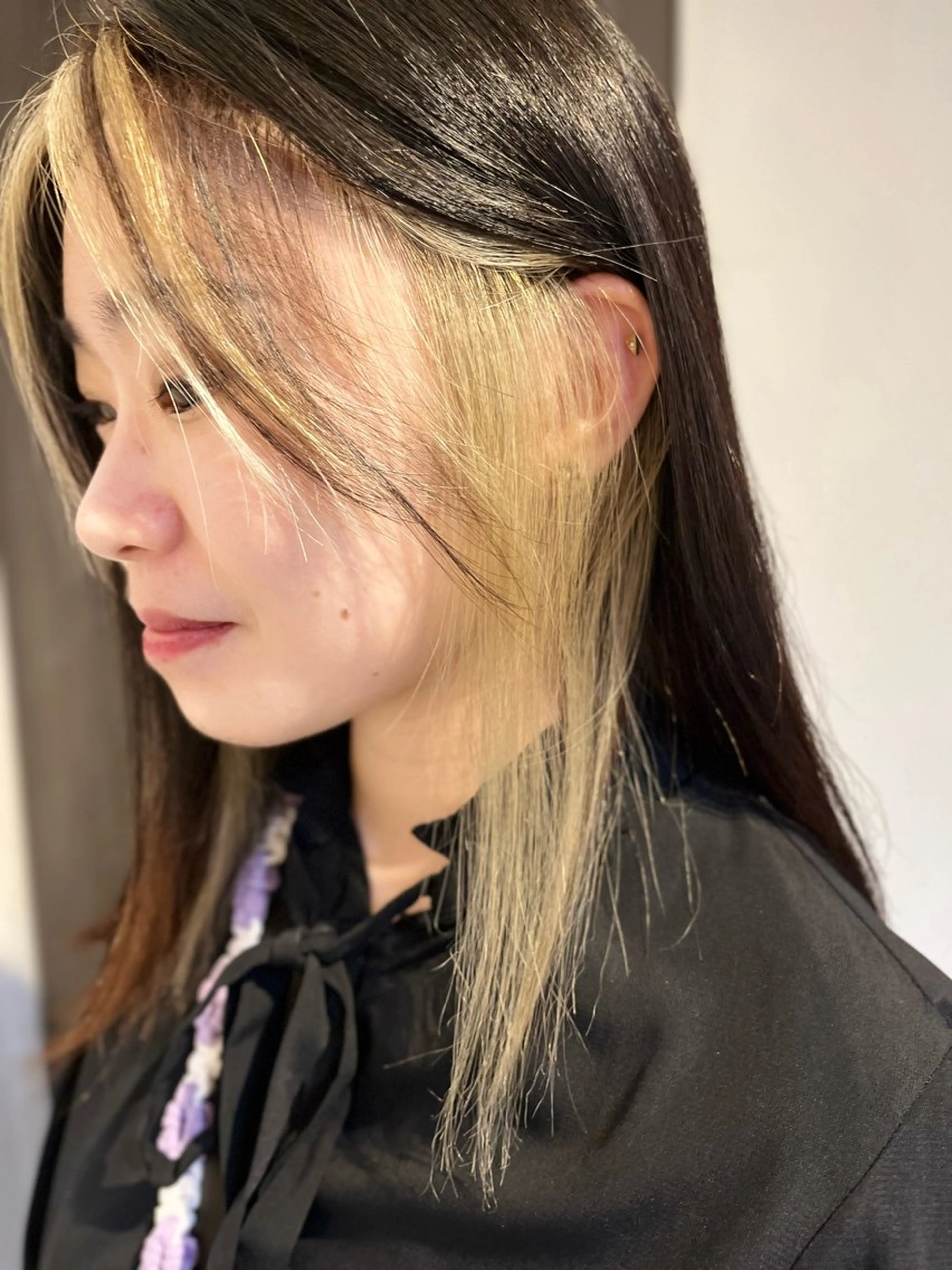 カラー 塩見 千晶のヘアスタイル