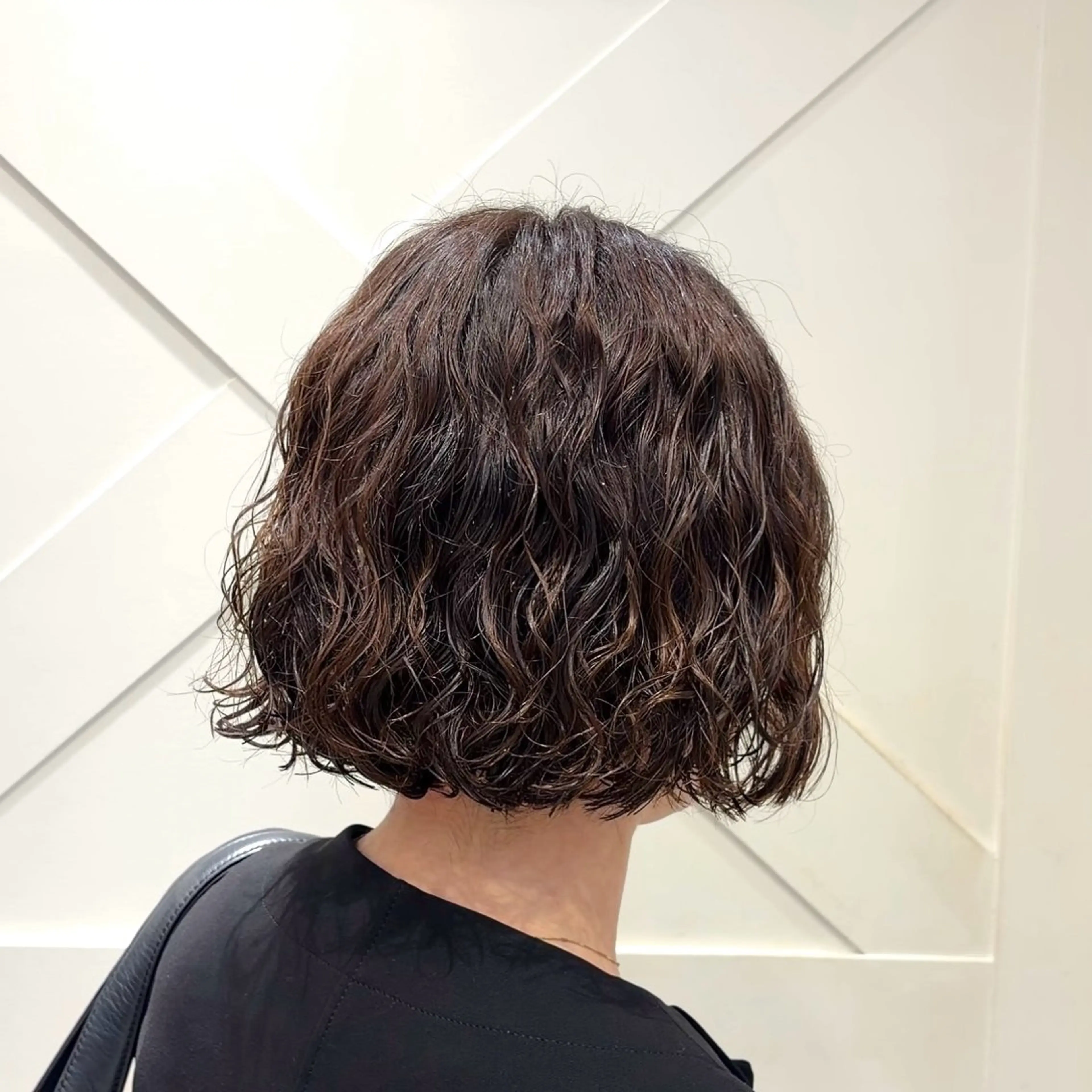 ミディアム パーマ カット パーマ 横浜パーマ🌐メンズ 暖色カラーもえかのヘアスタイル