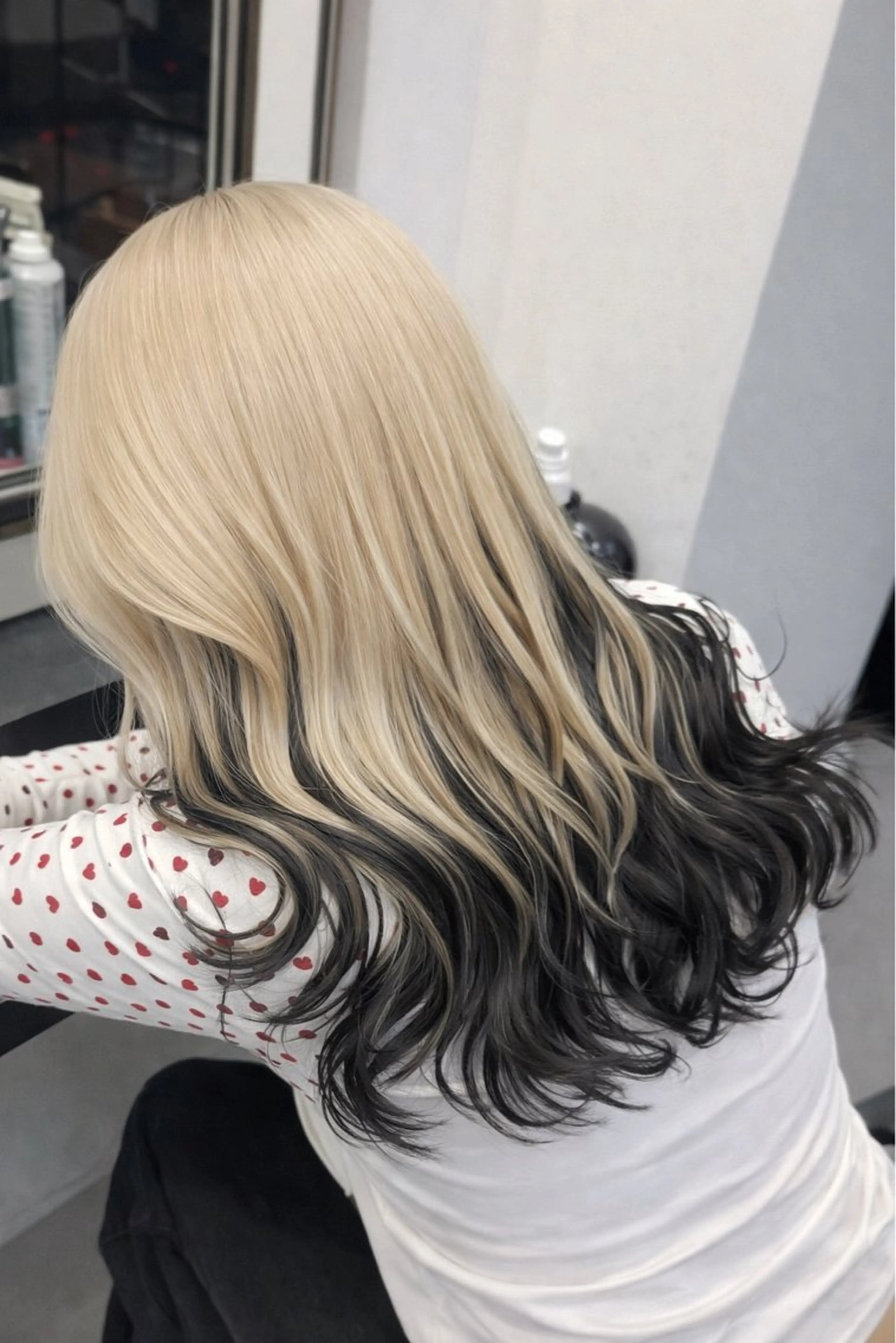 ロング カラー 黒髪 デザインカラー ハイトーンカラー インナーカラー 蔭山 幸奈のヘアスタイル
