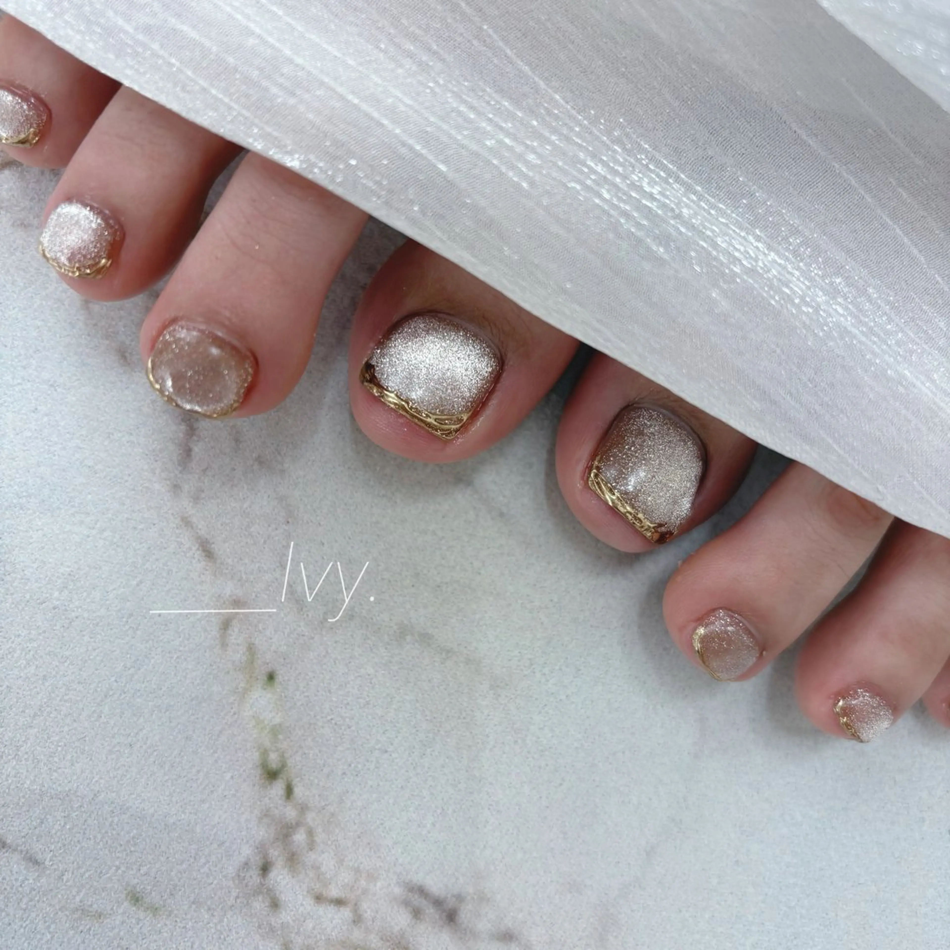 ネイル ミラーネイル フットネイル nail salon Ivy【放出】のネイルデザイン