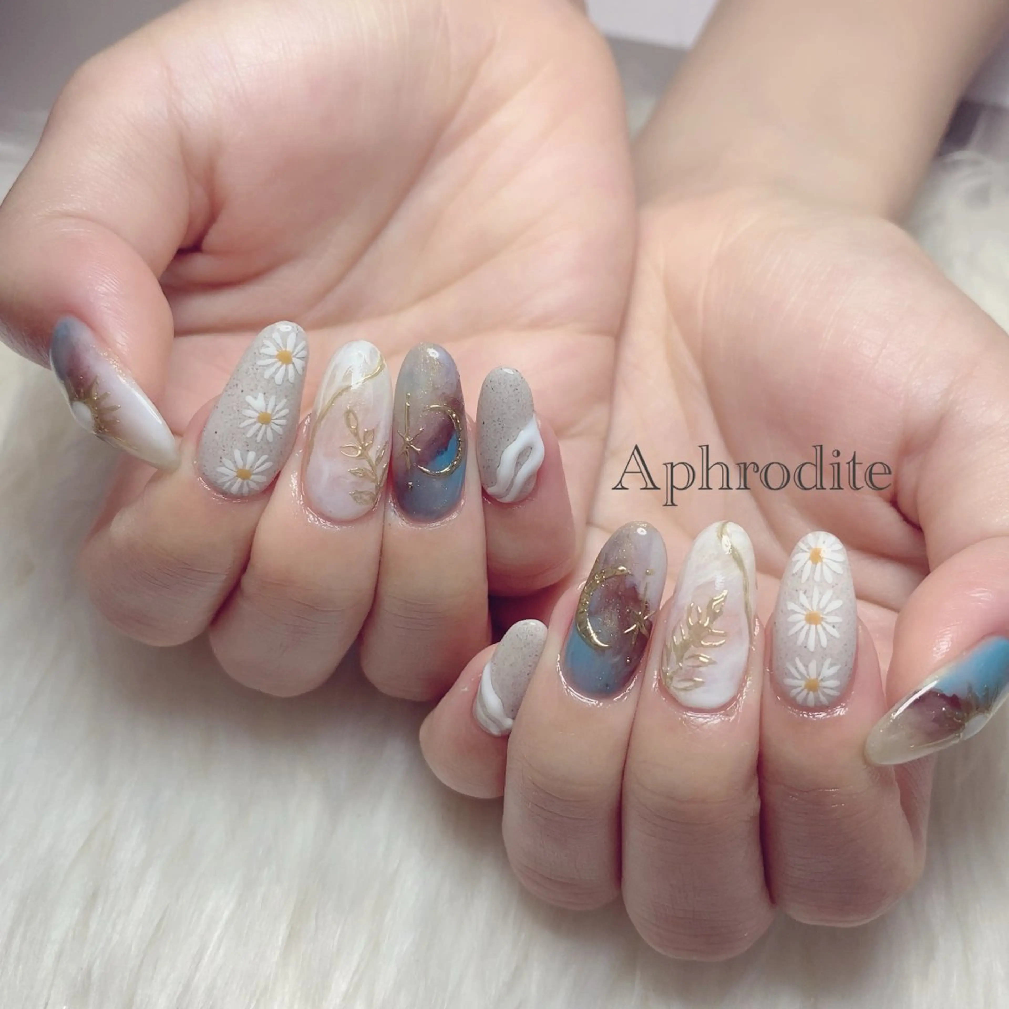 ネイル Aphrodite パラジェル認定サロンのネイルデザイン