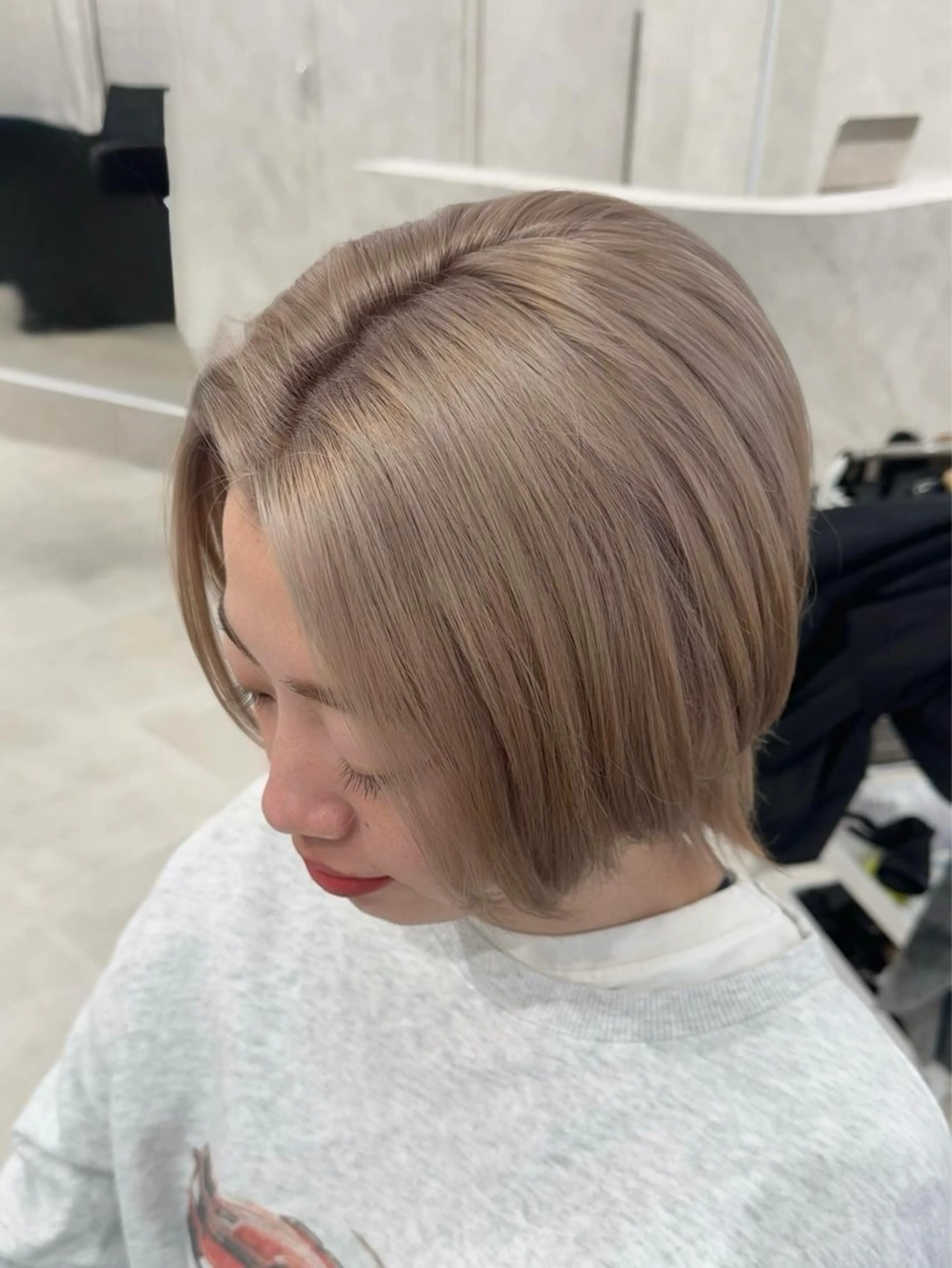 ショート カラー カット ヘアカラー トリートメント saho😶️️꙳⟡ ミルクティーベージュのヘアスタイル
